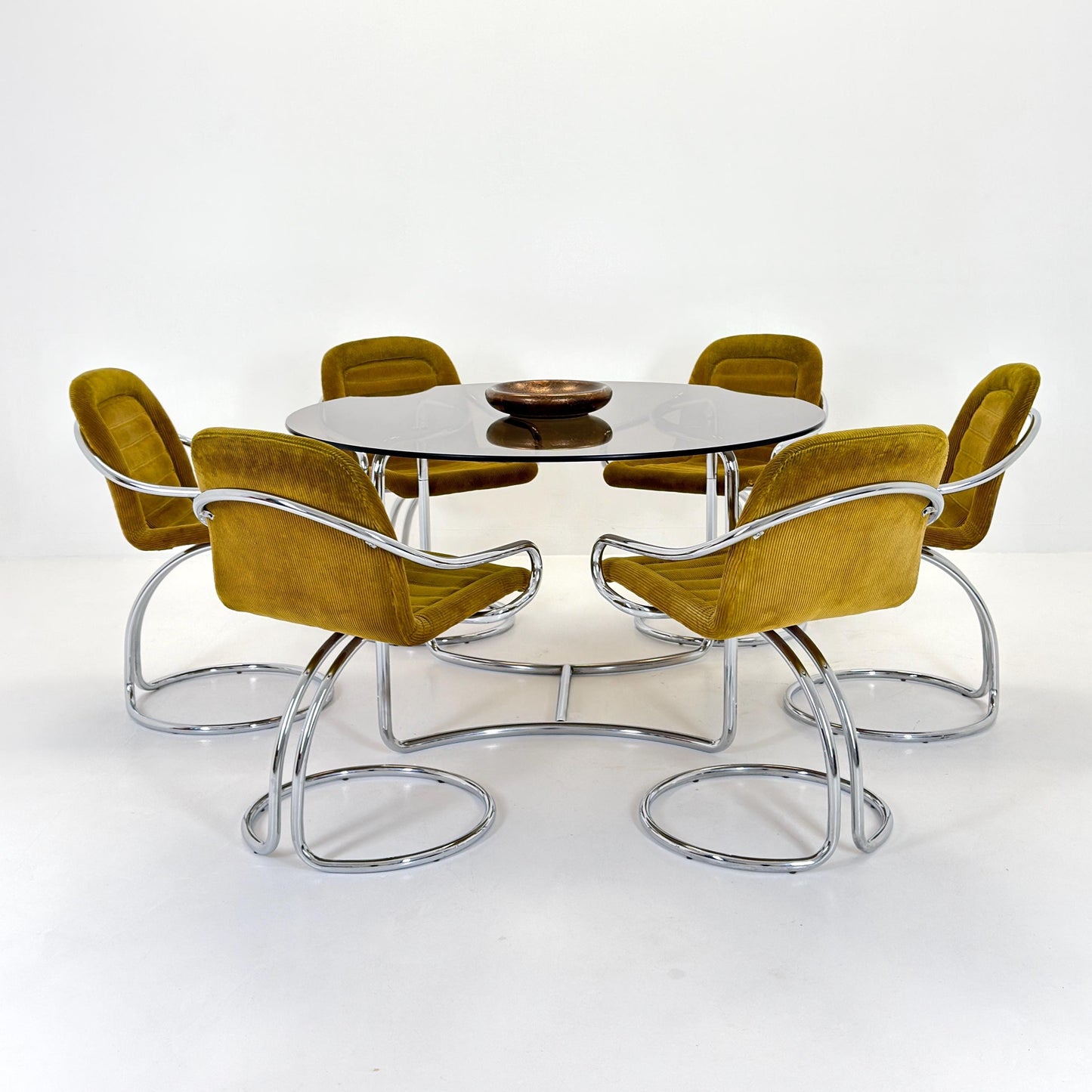 Mid-Century Modern Bauhaus Dining Table By Vittorio Introini– 1970s Italy, Round Smoked Glass & Chrome,
