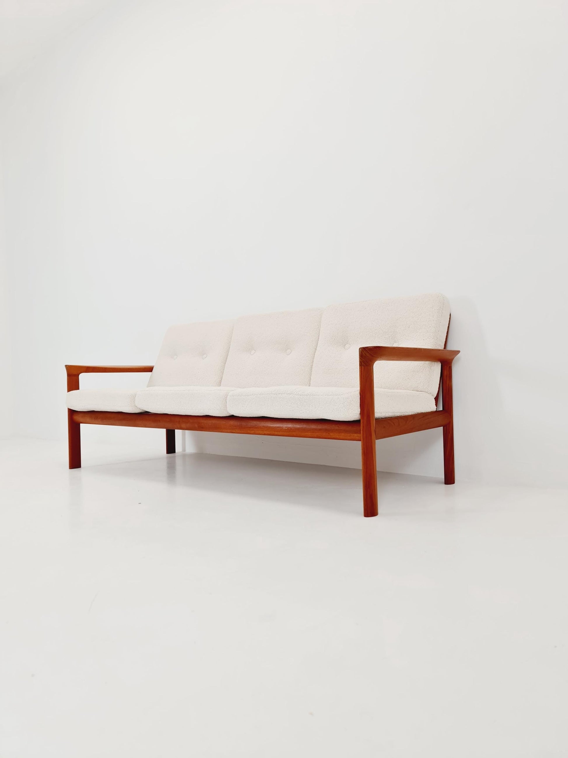 Mid century easy lounge couch by Sven ellekaer for komfort teak , 1960s
