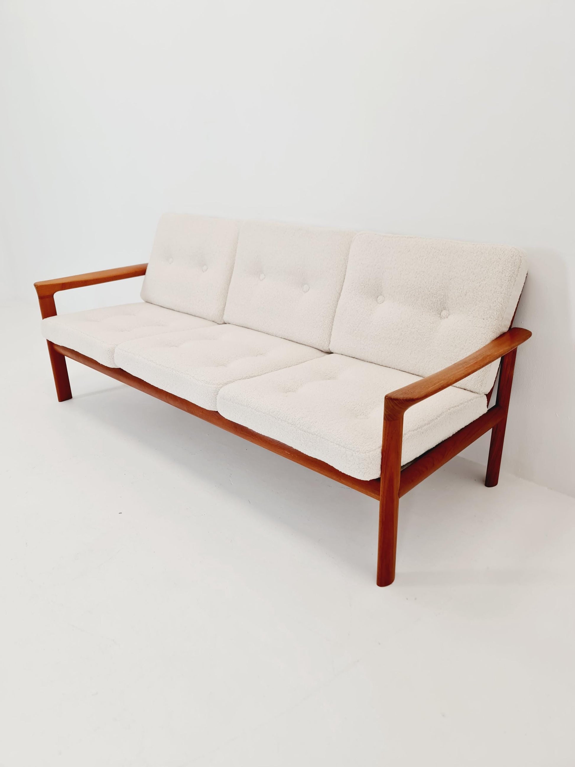 Mid century easy lounge couch by Sven ellekaer for komfort teak , 1960s