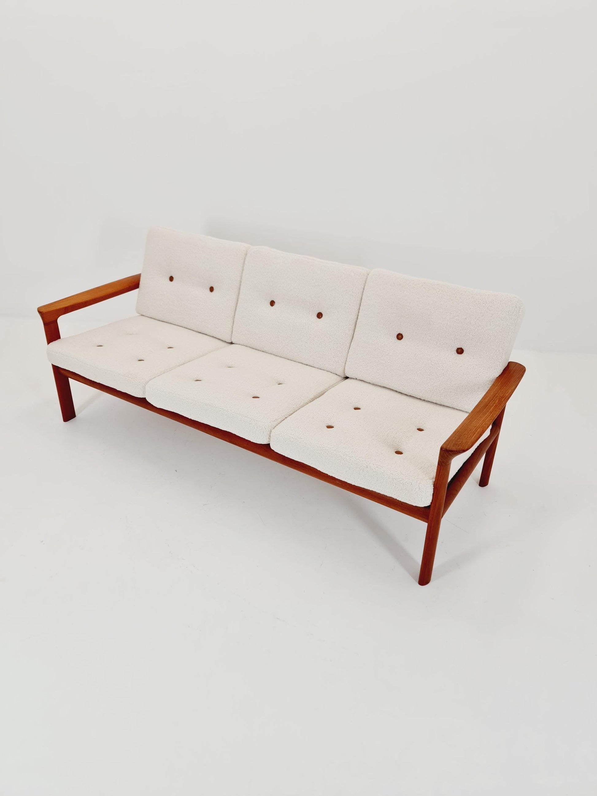Mid century easy lounge couch by Sven ellekaer for komfort teak , 1960s