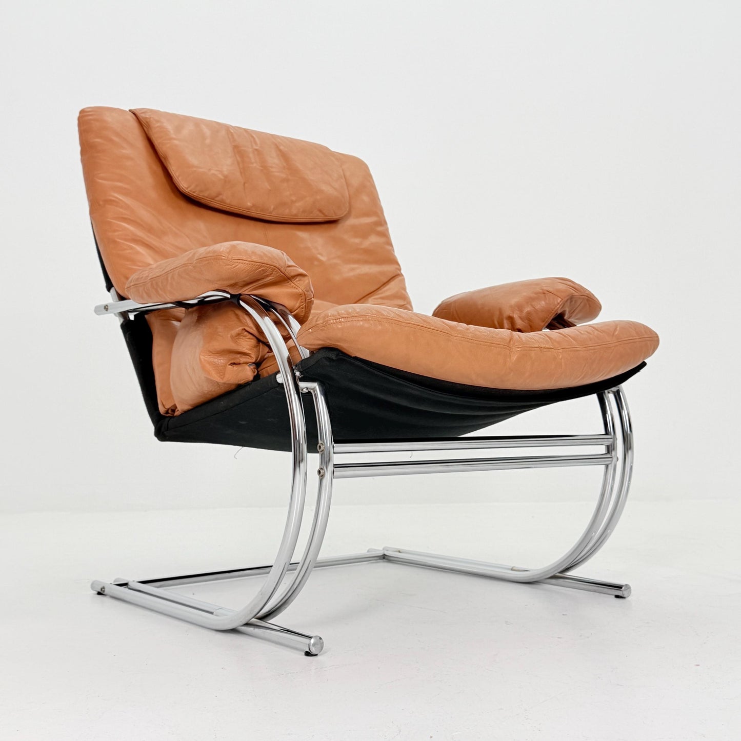 Mid Century Bauhaus Armchair & Ottoman – cognac Leather Tubular Frame, Italy 1980s