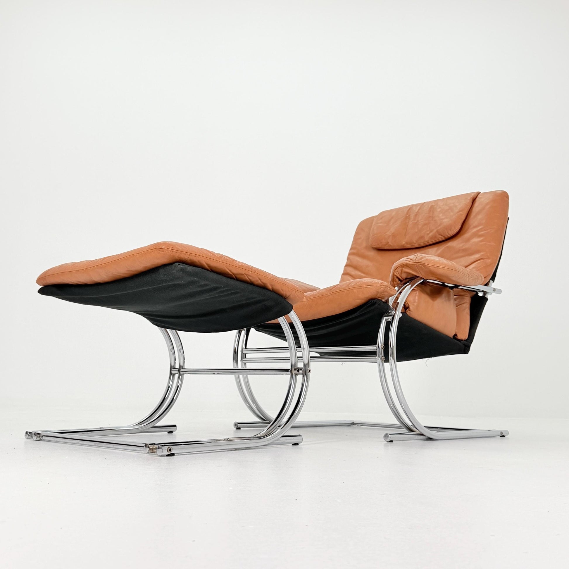 Mid Century Bauhaus Armchair & Ottoman – cognac Leather Tubular Frame, Italy 1980s