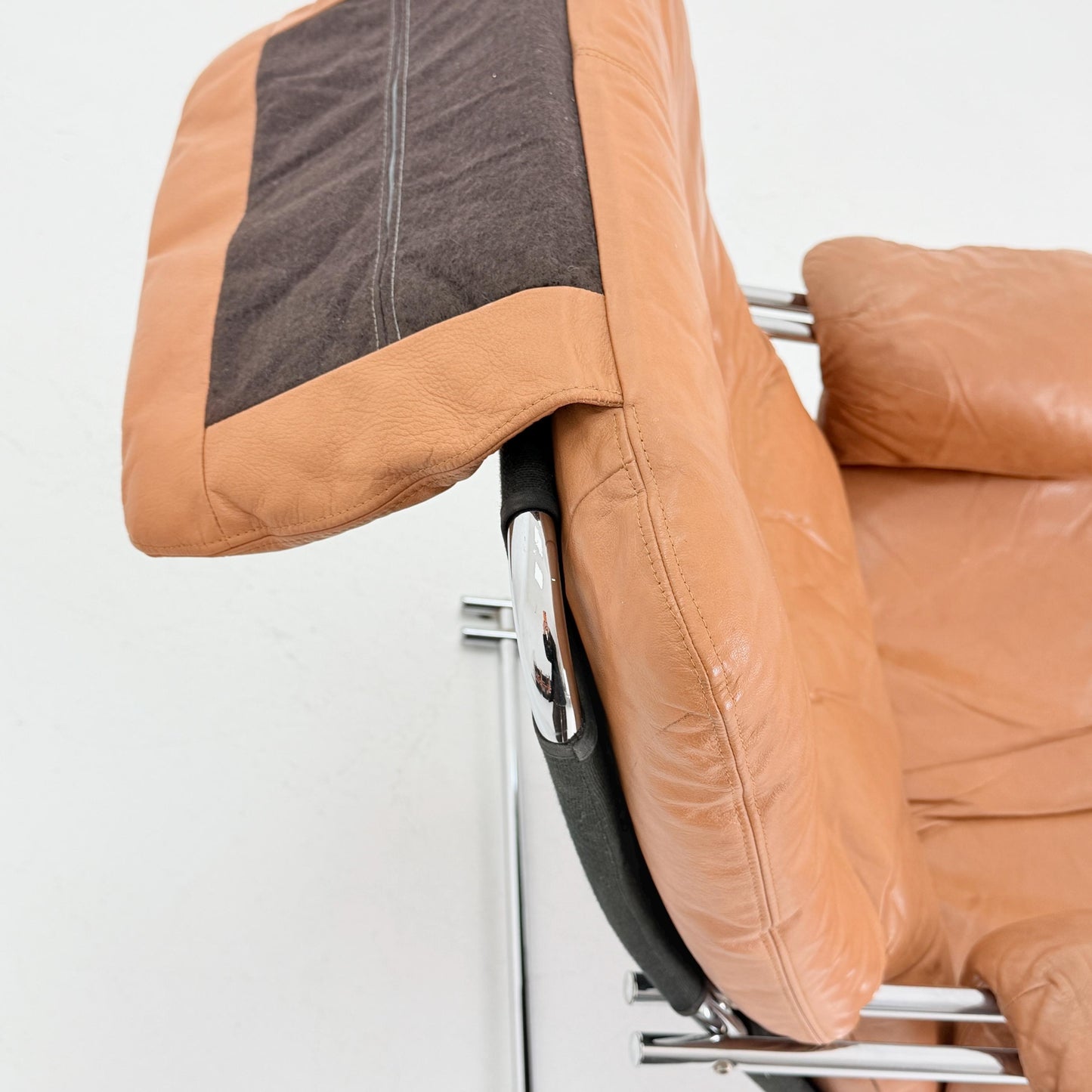 Mid Century Bauhaus Armchair & Ottoman – cognac Leather Tubular Frame, Italy 1980s