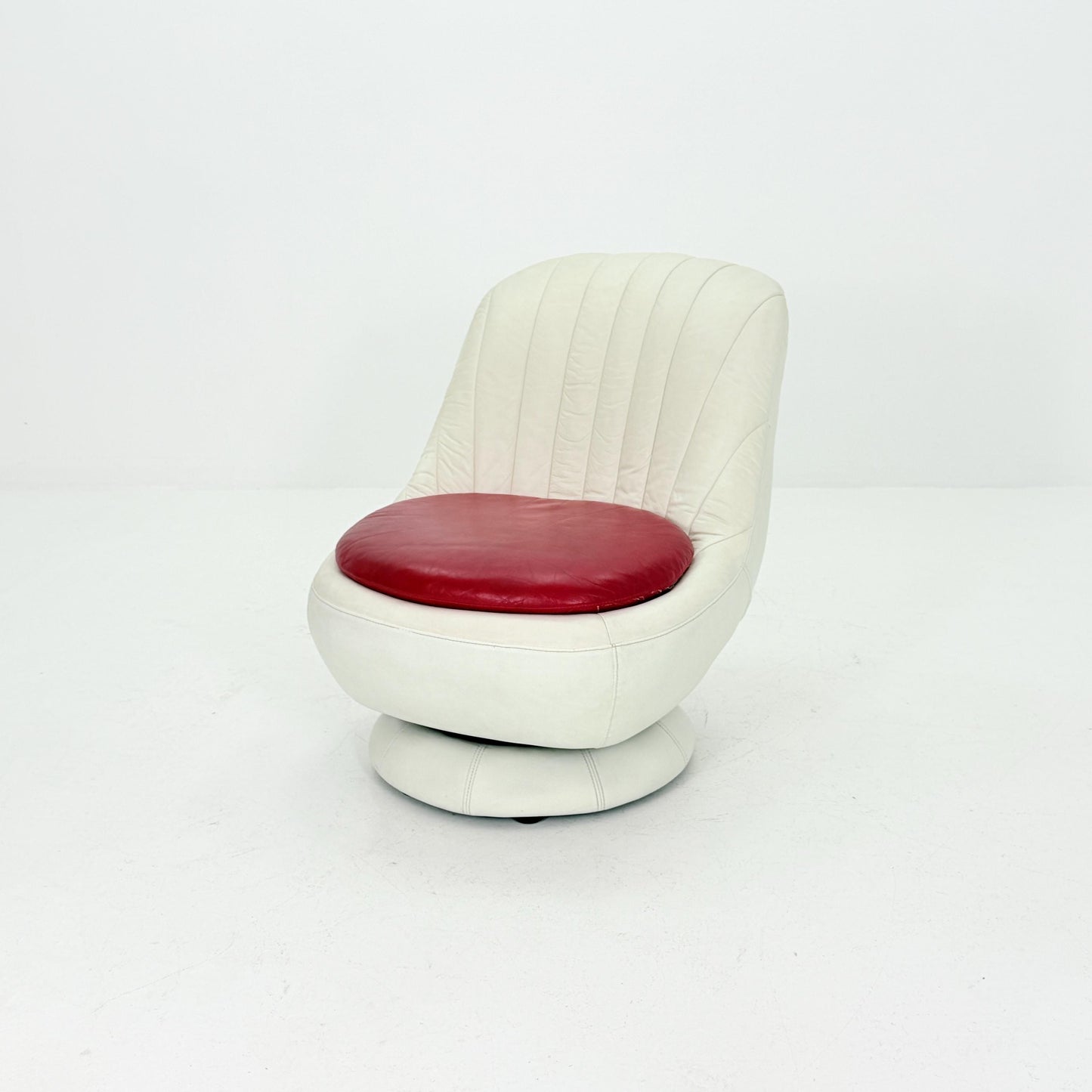 Mid Century Space Age Swivel Lounge Chair – White & Red Leather, Germany 1970s,
