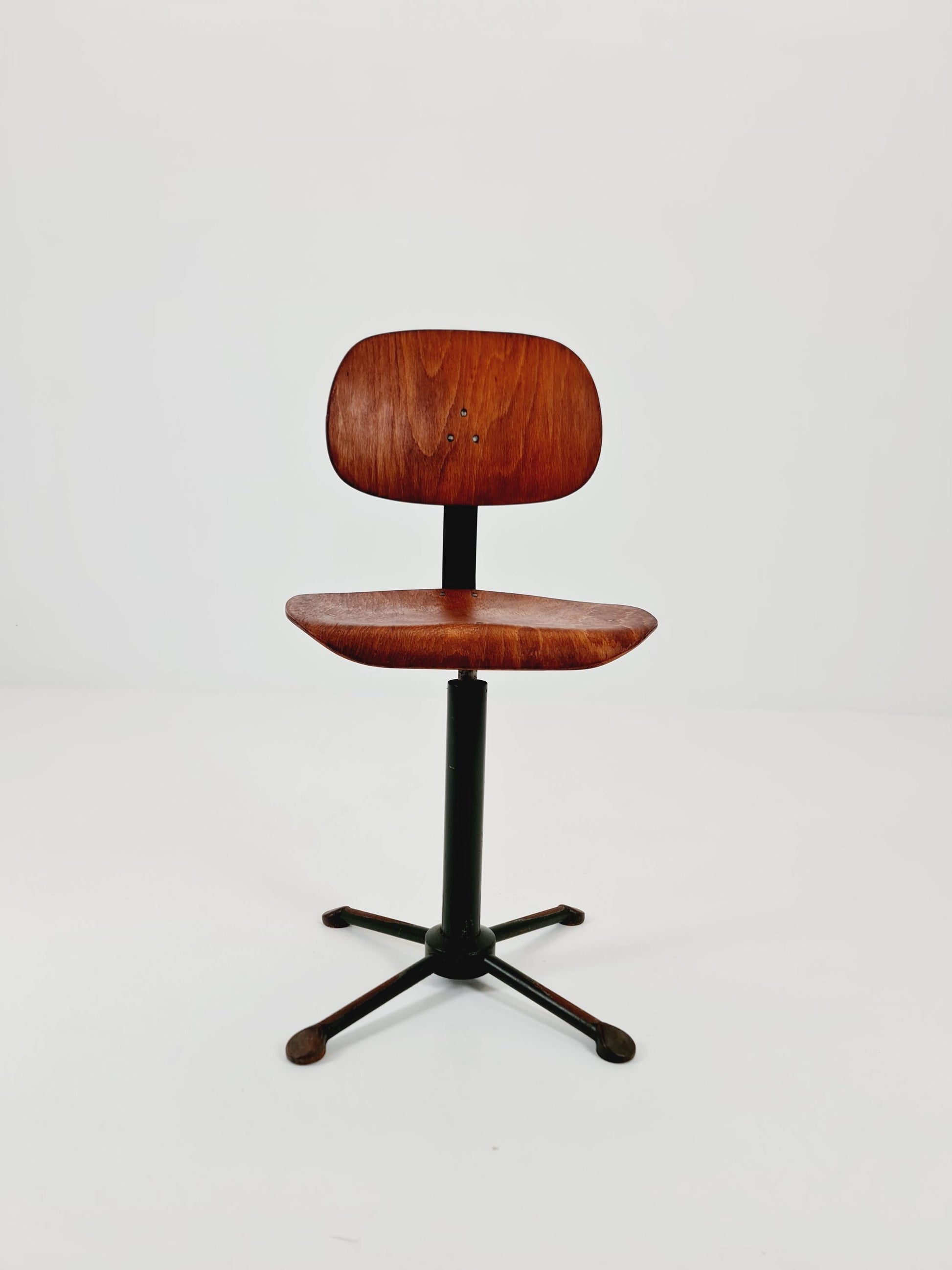 Bauhaus office chair in solid wood By Drabert 1930s