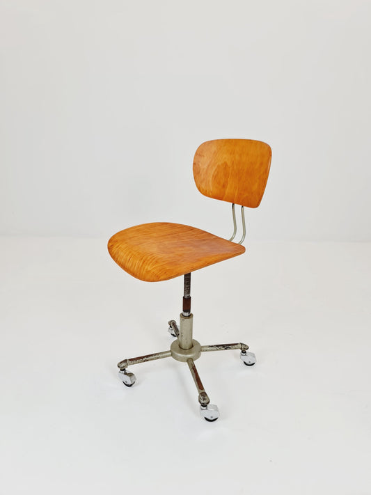 Bauhaus swivel office chair in solid wood By Polster Gleich ,1930s