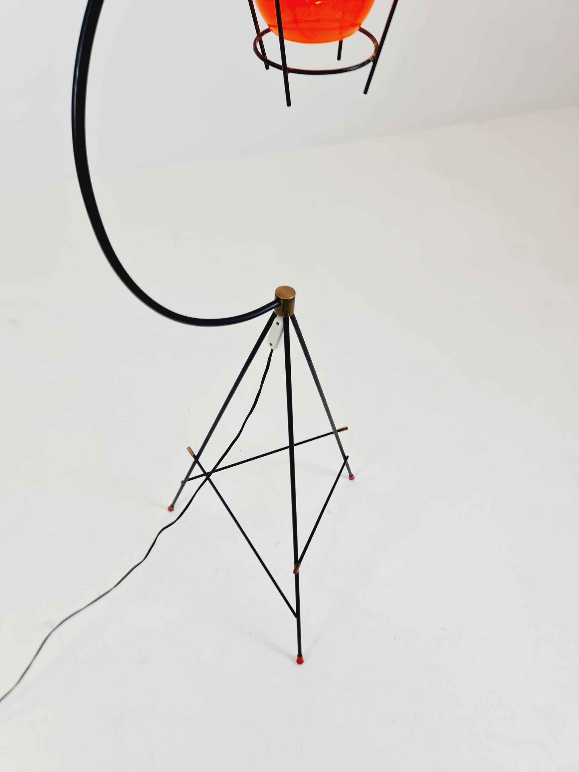 Mid century Tripod Italian floor lamp Red Glas & Brass Details 1950s
