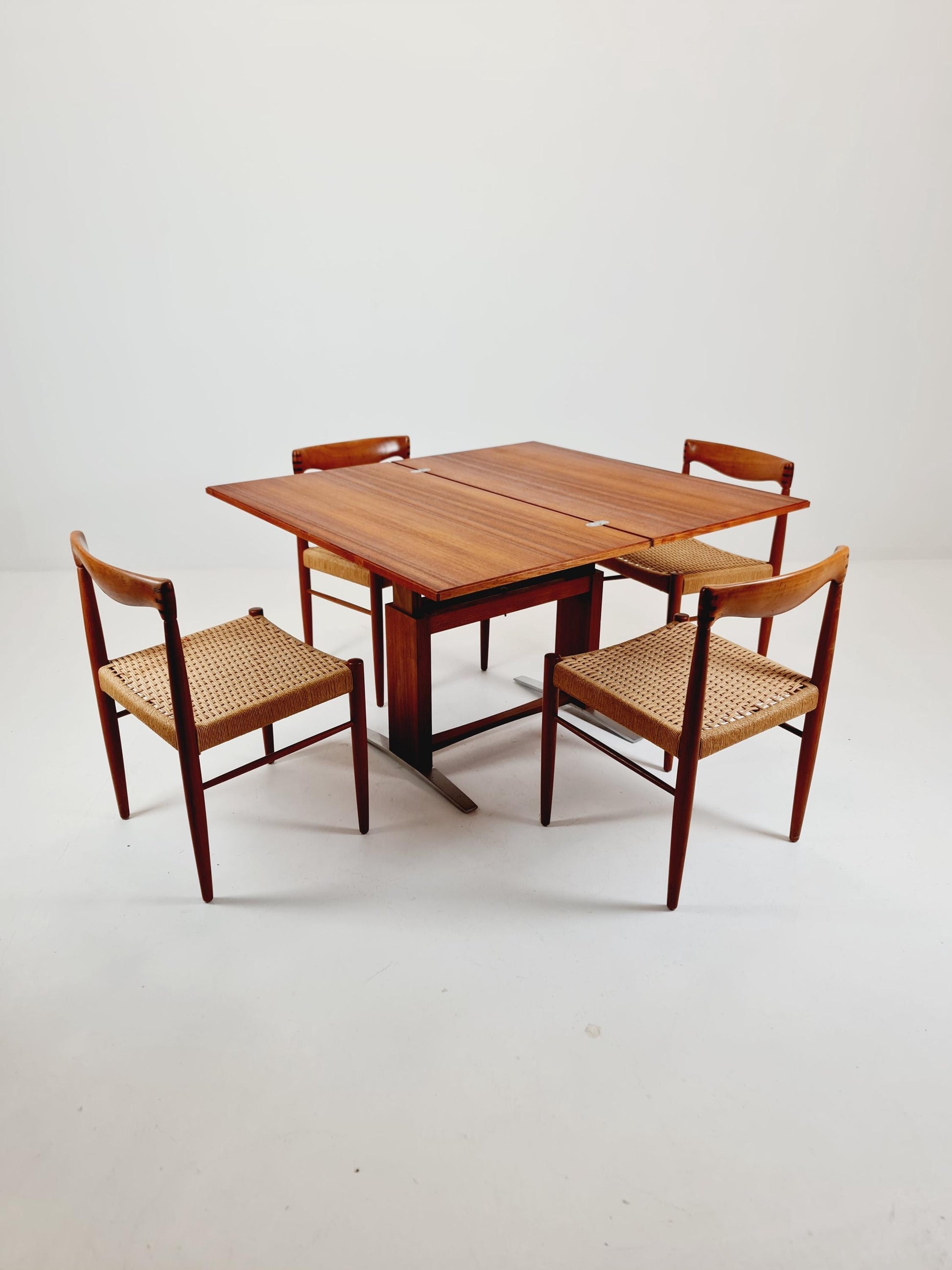mid centuy Coffe talbe / dining Table by Wilhelm Renz 1950s