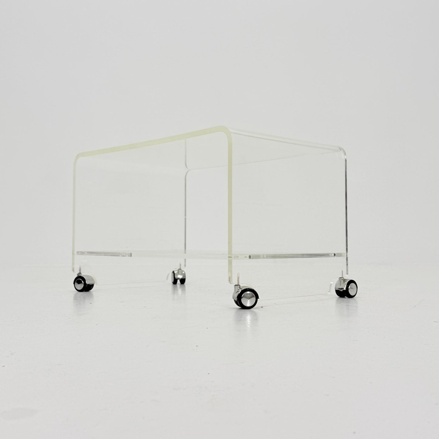Space age Plexiglass Trolley-side table by Michel Dumas for Roche Bobois 1970s