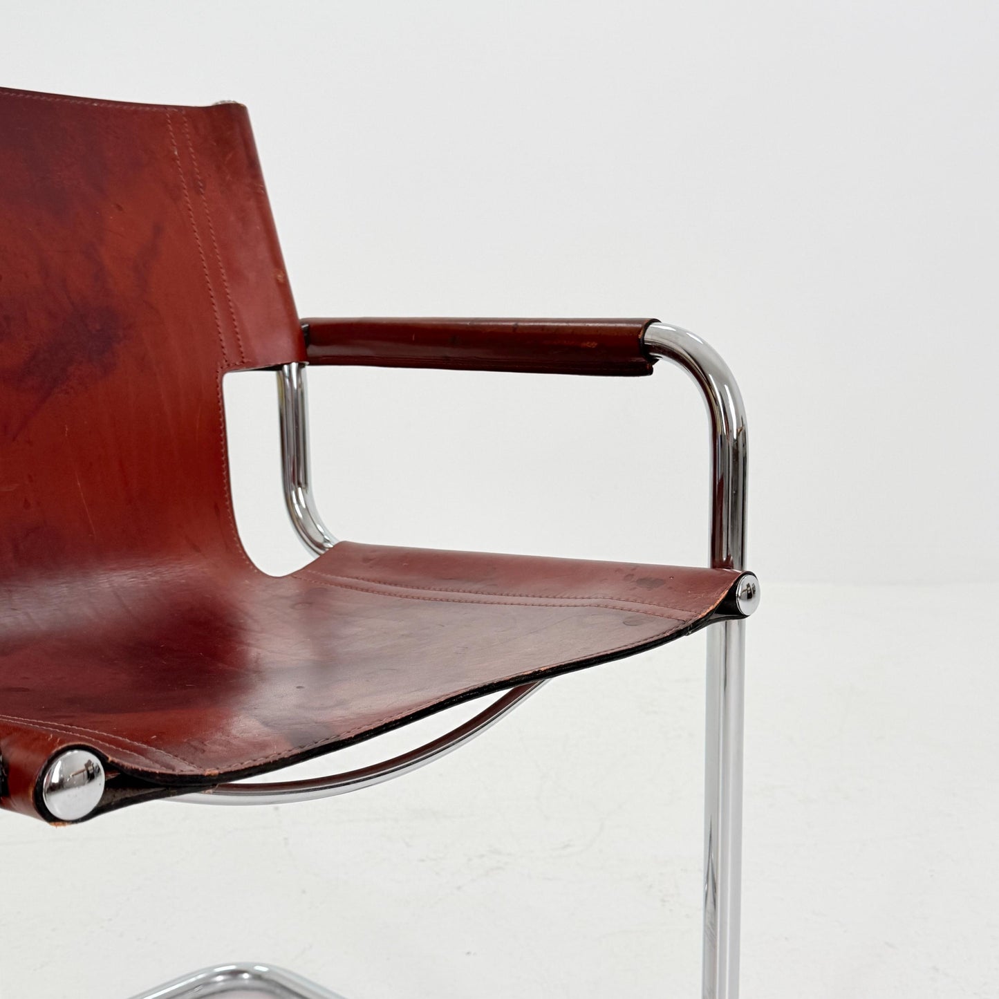 Mid century Bauhaus Matteo Grassi visitor chair MG5 in wine red leather 1970s Italy