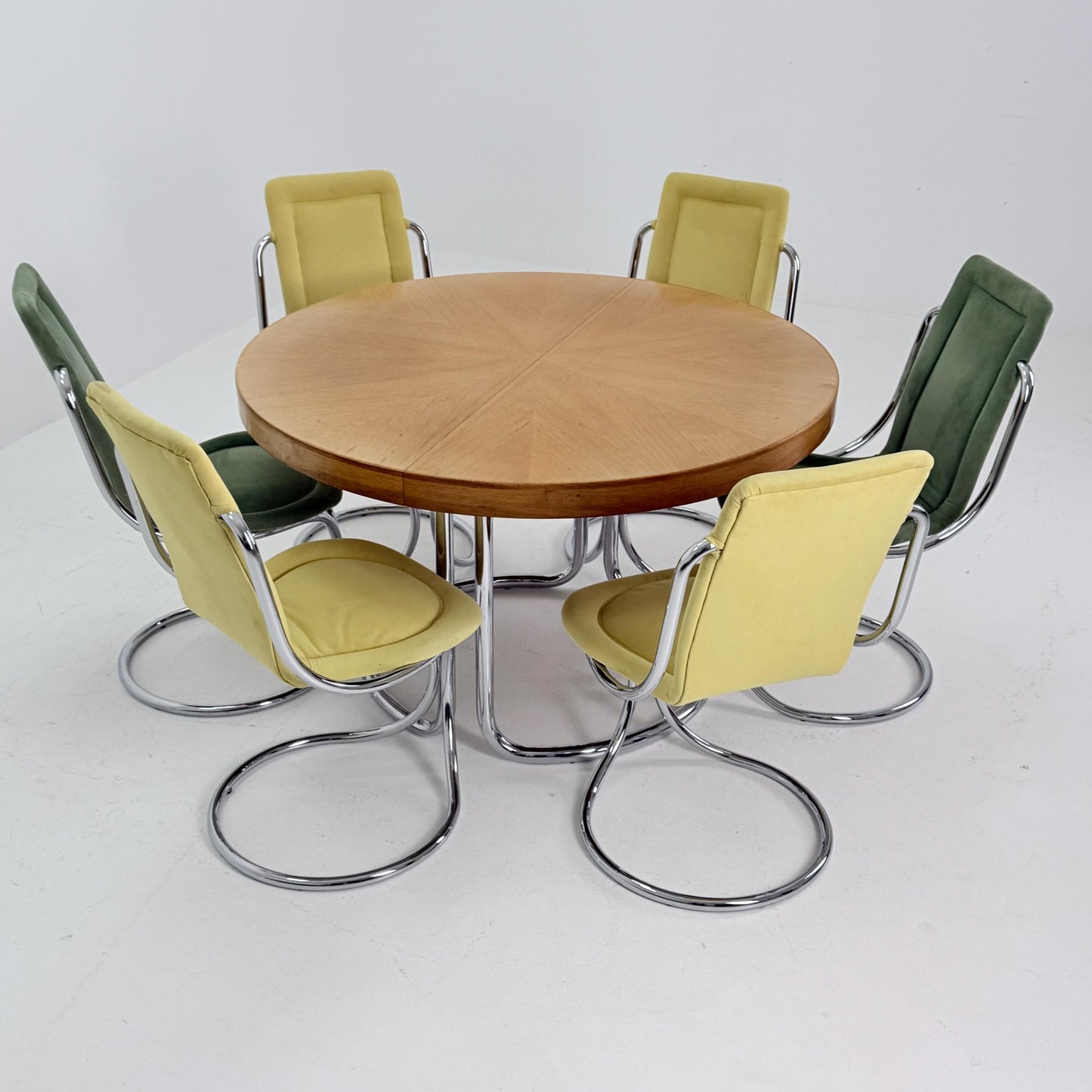 Mid Century Bauhaus Extendable Round Dining Table by Alma, Germany 1970s