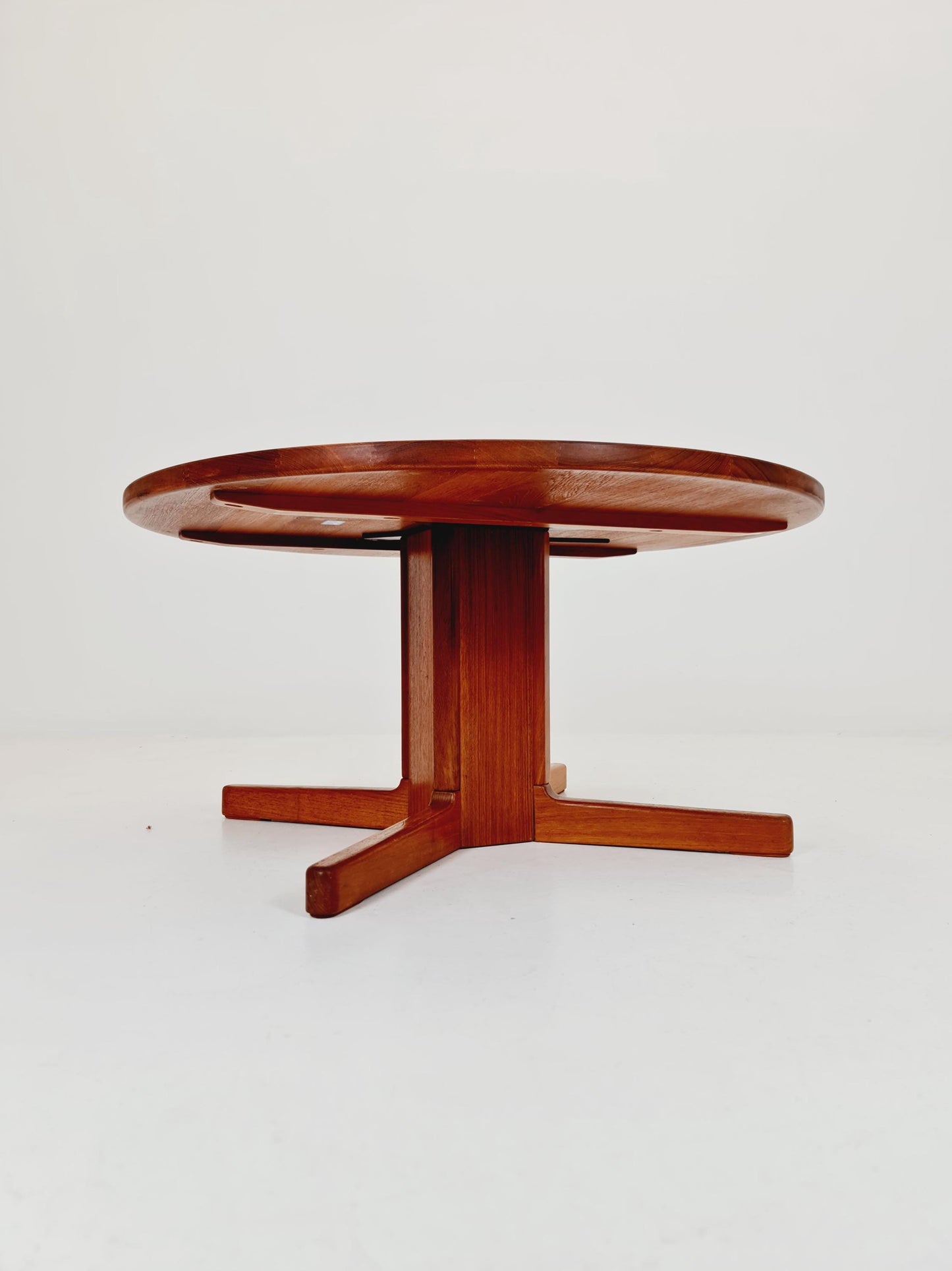 mid centuy Dansih Coffe talbe / dining Table by K.P Möbler 1950s