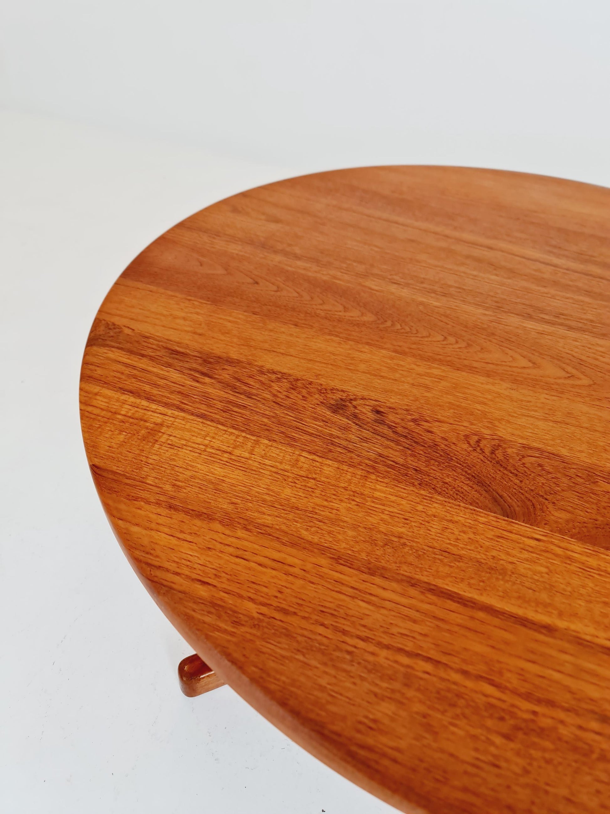 mid centuy Dansih Coffe talbe / dining Table by K.P Möbler 1950s