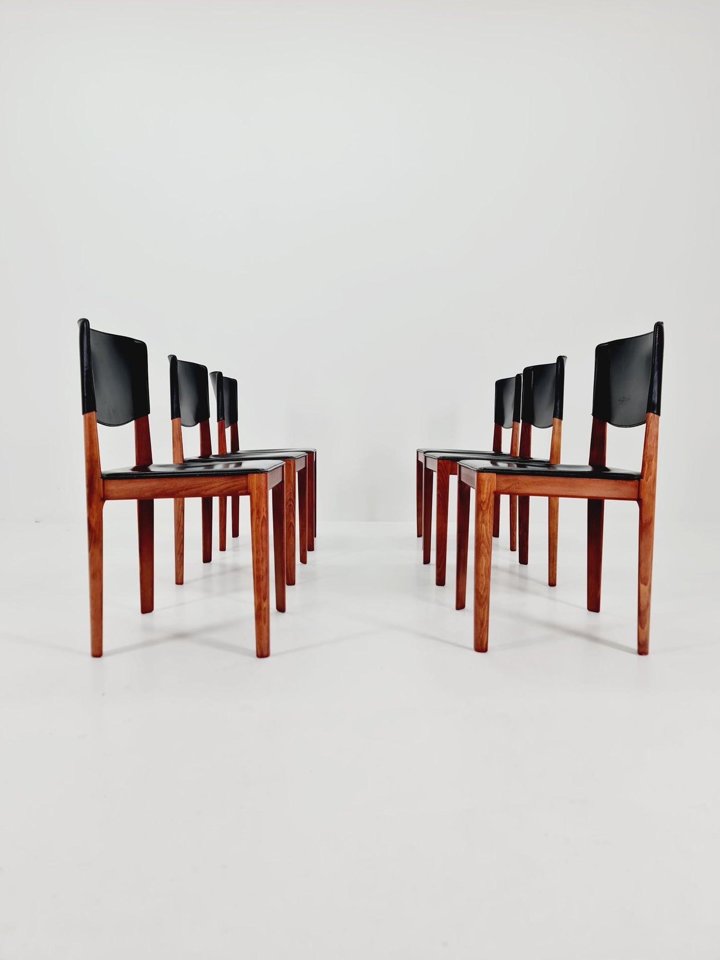 Midcentury Italien Dining Leather chairs by Matteo Grassi , set of 6