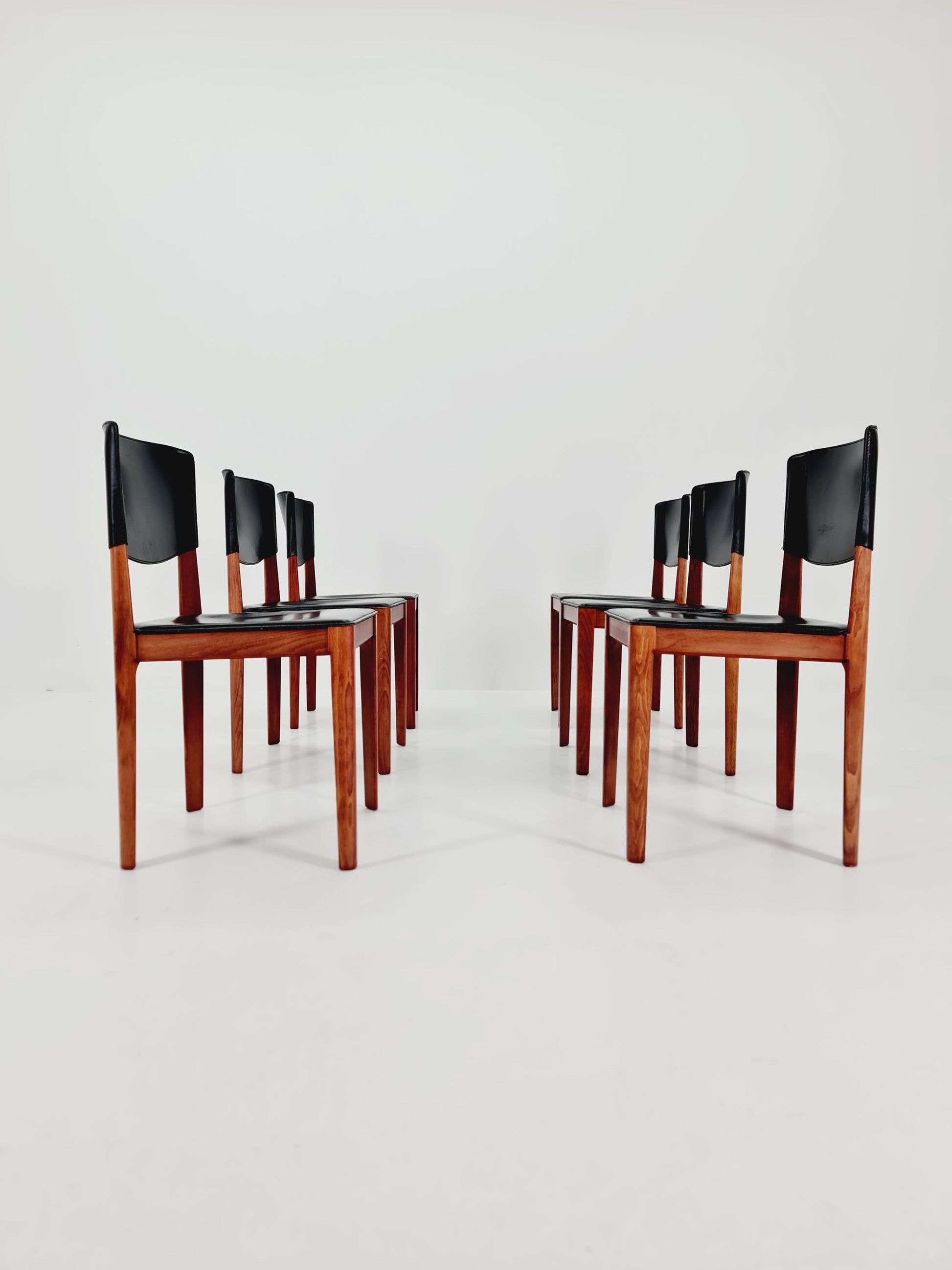 Midcentury Italien Dining Leather chairs by Matteo Grassi , set of 6