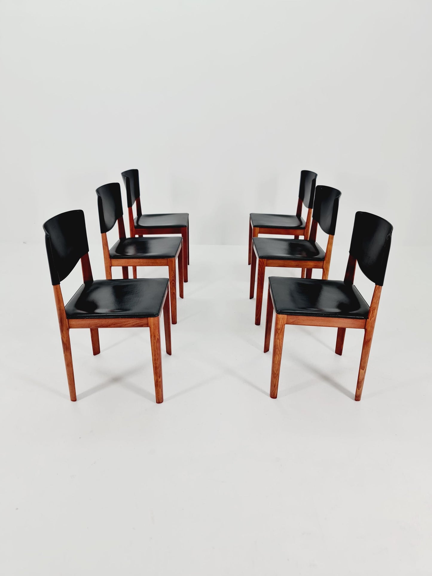 Midcentury Italien Dining Leather chairs by Matteo Grassi , set of 6