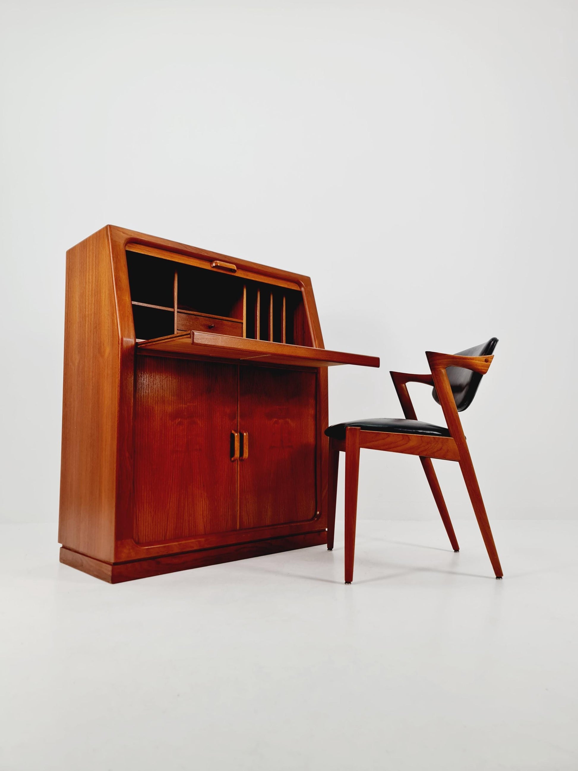 Midcentury Danish Teak vintage Secretary by E.Glasdam Jemsem for Vantinge Möbel industri 1970s