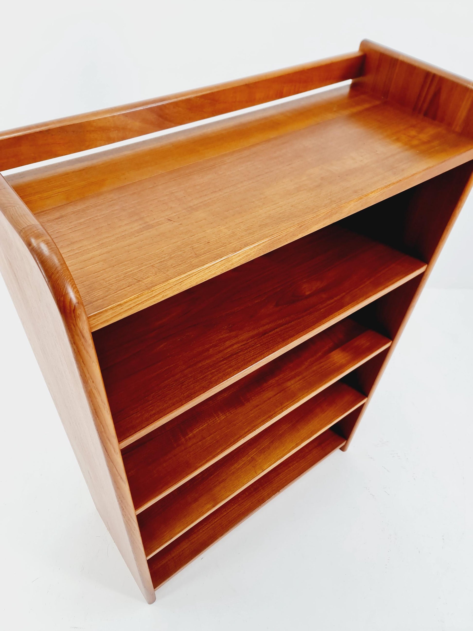 Danish freestanding vintage bookshelf system/ book case teak, Bornholm 1970s