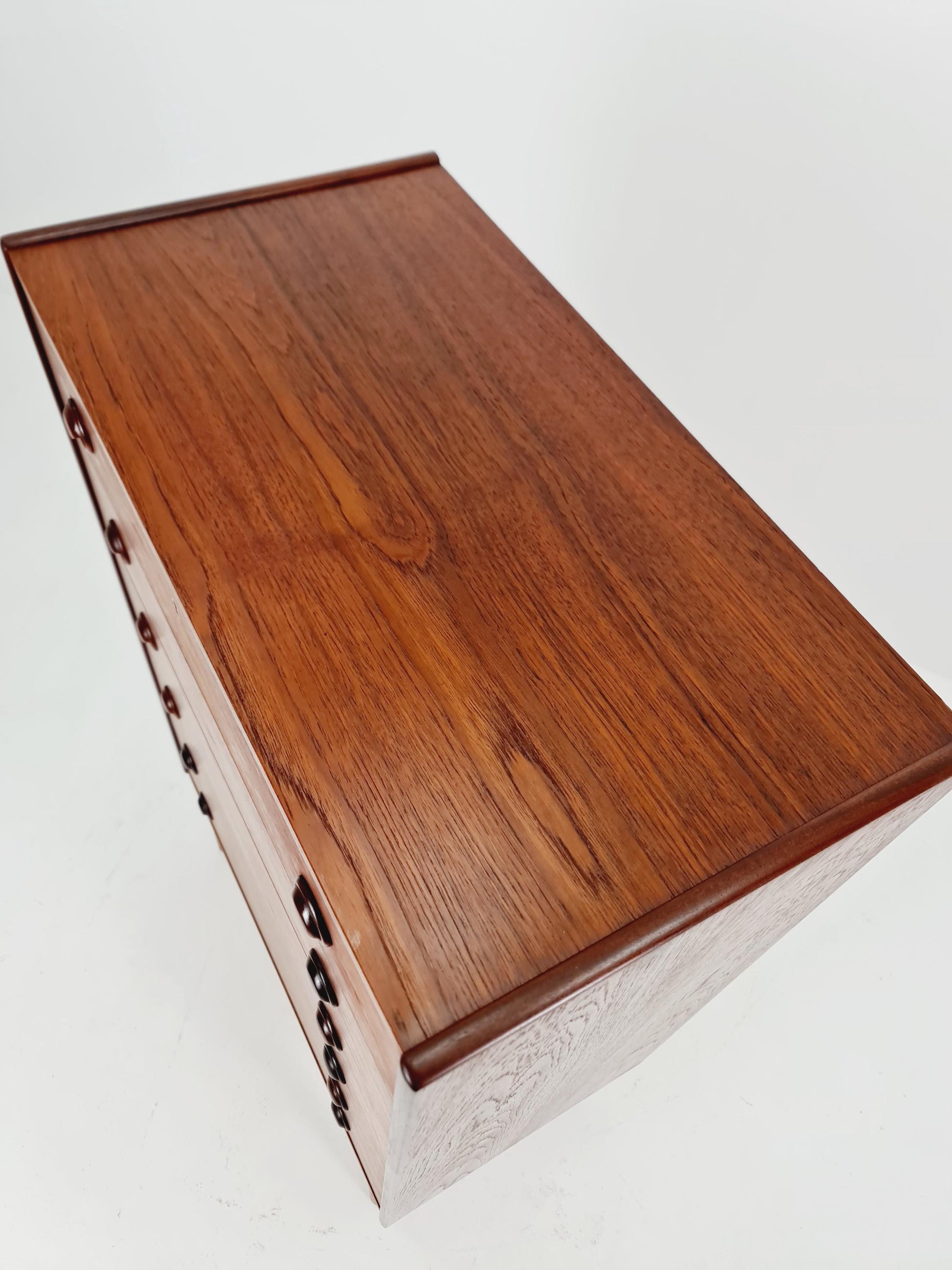 Midcentury danish design chest of drawers By Kai kristiansen , 1960s