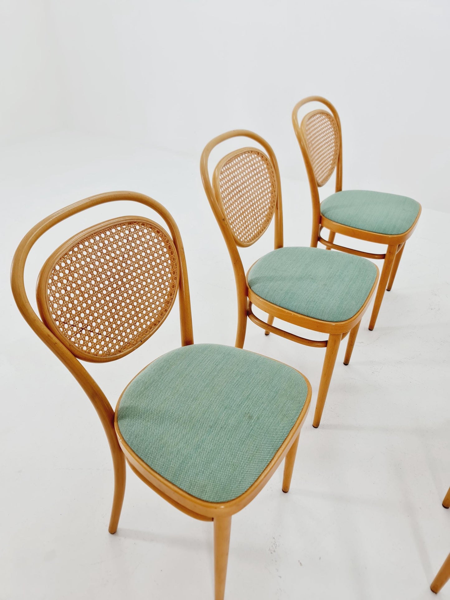Set of 6 Original Thonet 215 R Bentwood Dining Chairs with Cane Backs &Rattan – Vintage Bistro / Cafe Chairs