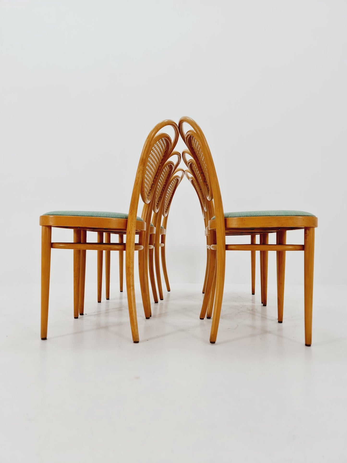 Set of 6 Original Thonet 215 R Bentwood Dining Chairs with Cane Backs &Rattan – Vintage Bistro / Cafe Chairs