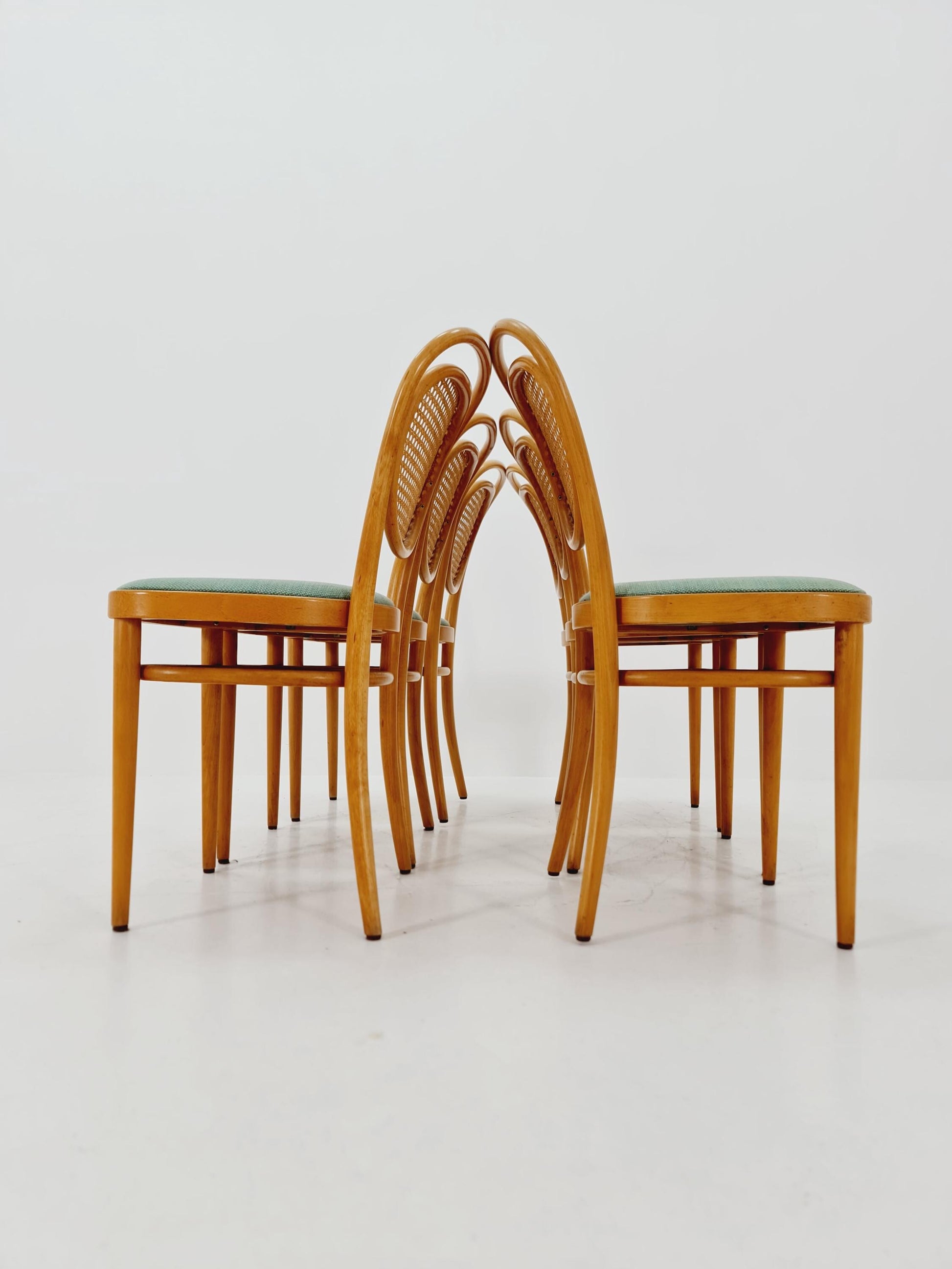 Set of 6 Original Thonet 215 R Bentwood Dining Chairs with Cane Backs &Rattan – Vintage Bistro / Cafe Chairs