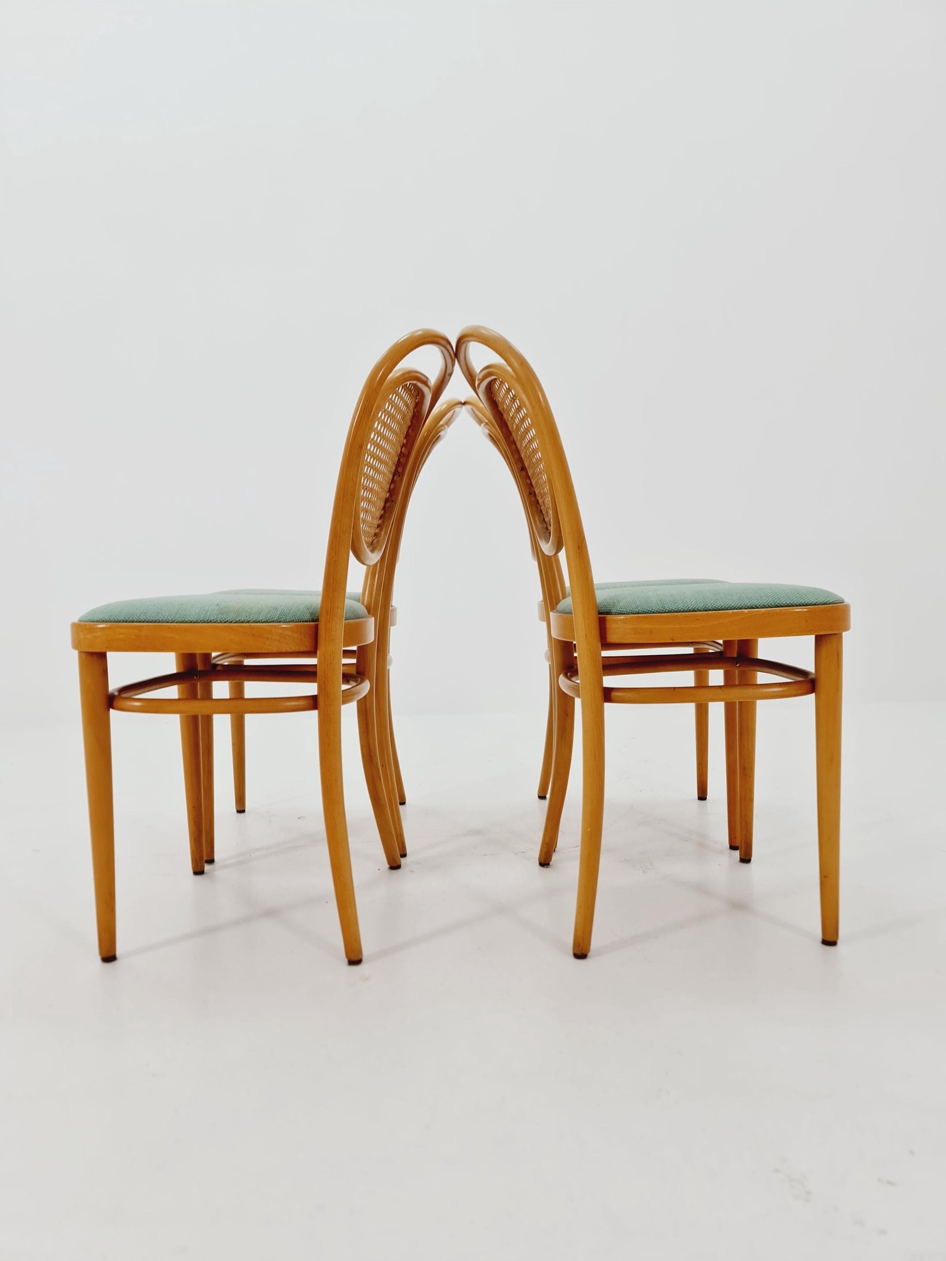 Set of 4 Original Thonet 215 R Bentwood Dining Chairs with Cane Backs &Rattan – Vintage Bistro / Cafe Chairs