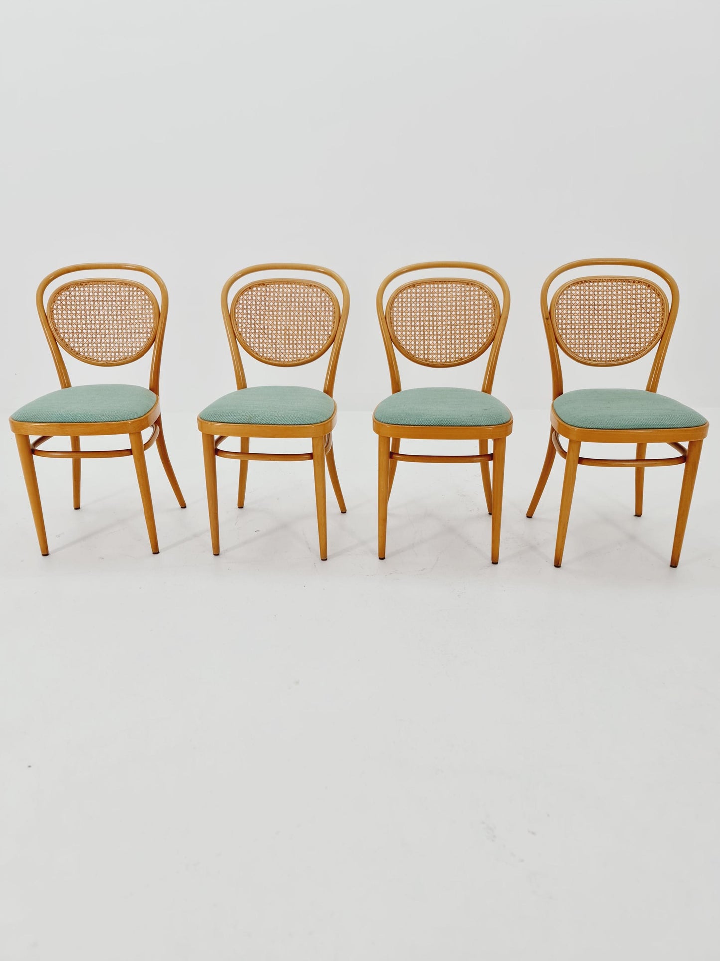 Set of 4 Original Thonet 215 R Bentwood Dining Chairs with Cane Backs &Rattan – Vintage Bistro / Cafe Chairs