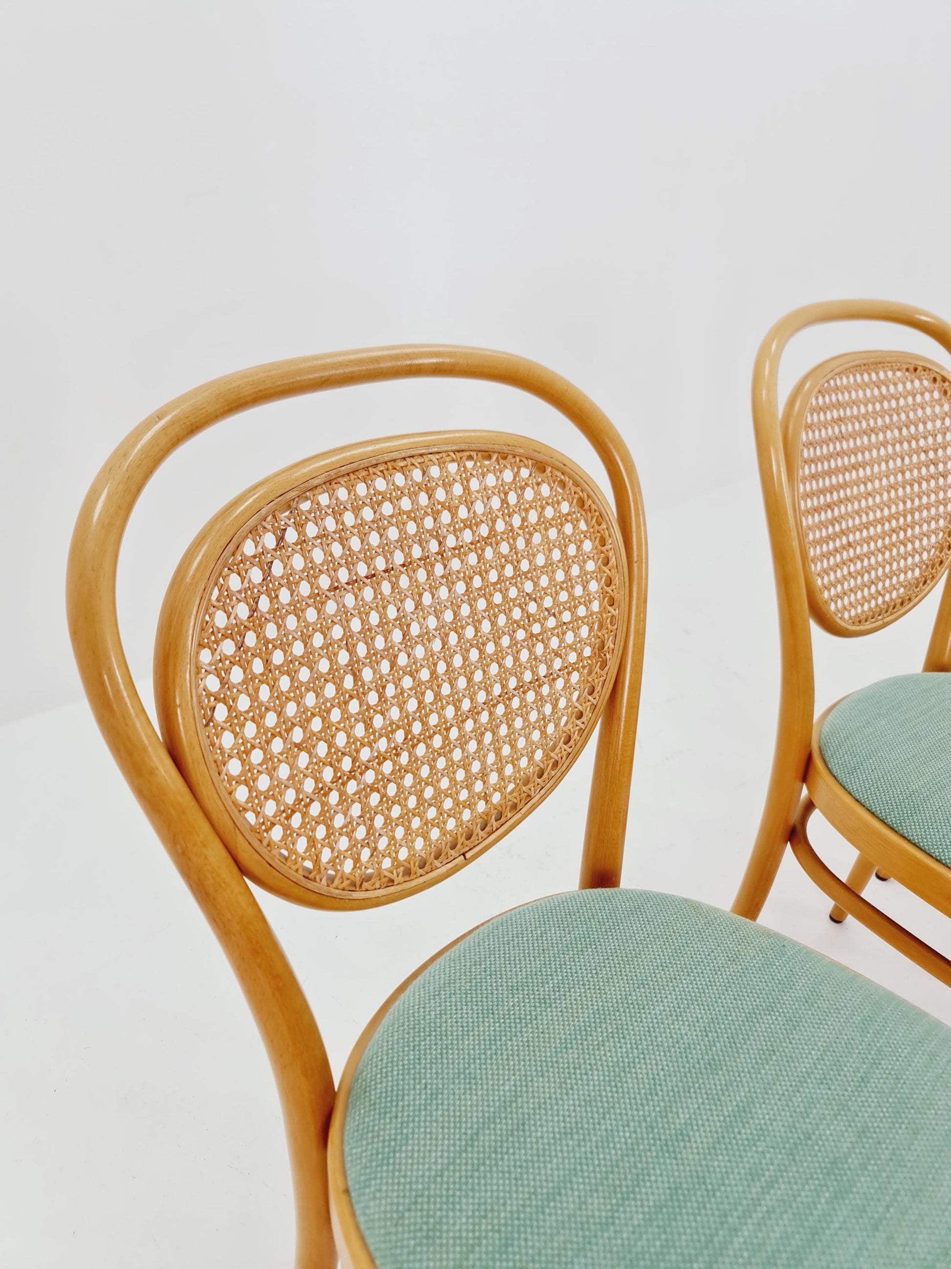 Set of 4 Original Thonet 215 R Bentwood Dining Chairs with Cane Backs &Rattan – Vintage Bistro / Cafe Chairs