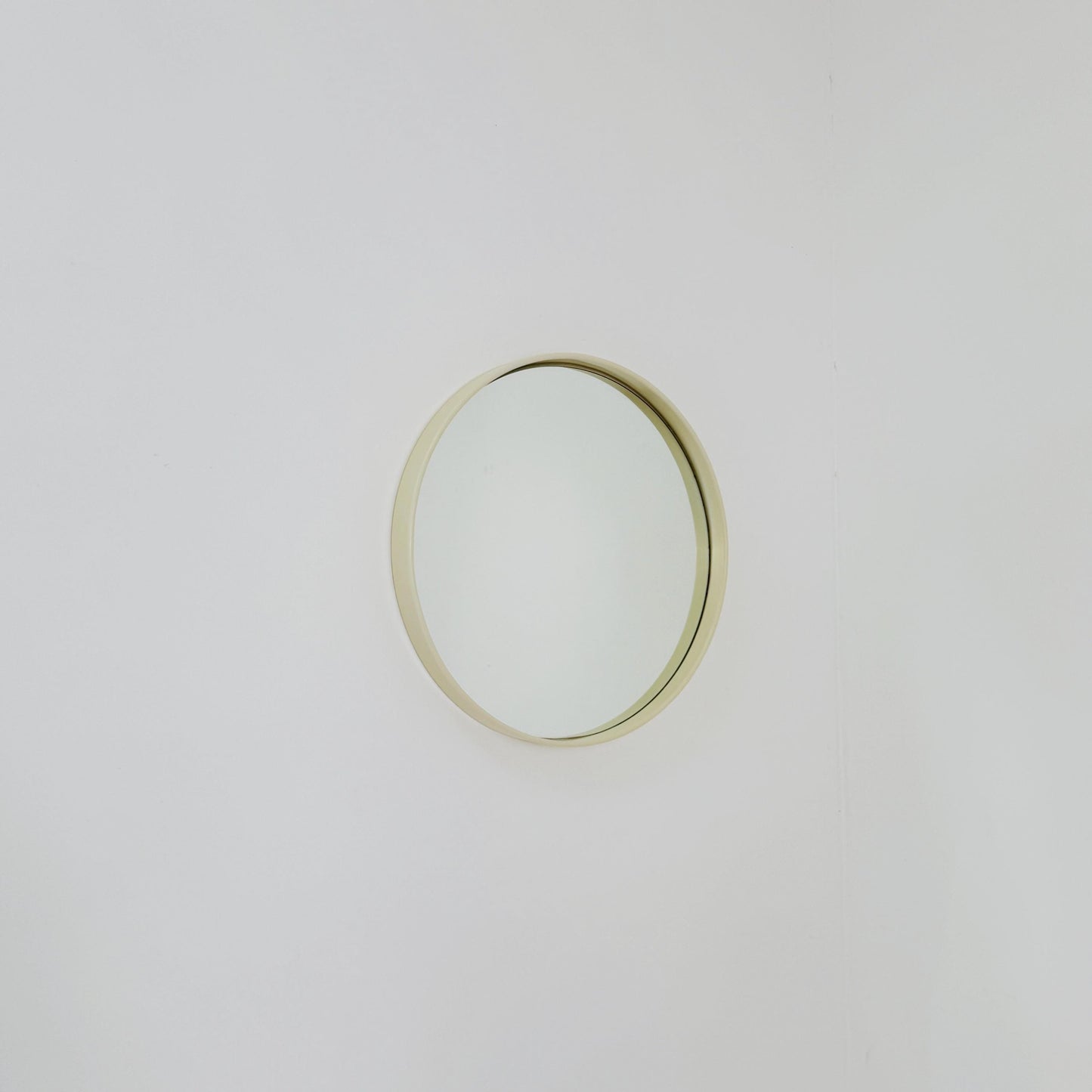 Space Age \Mid-Century white cream Round Mirrror, 1970s Italy