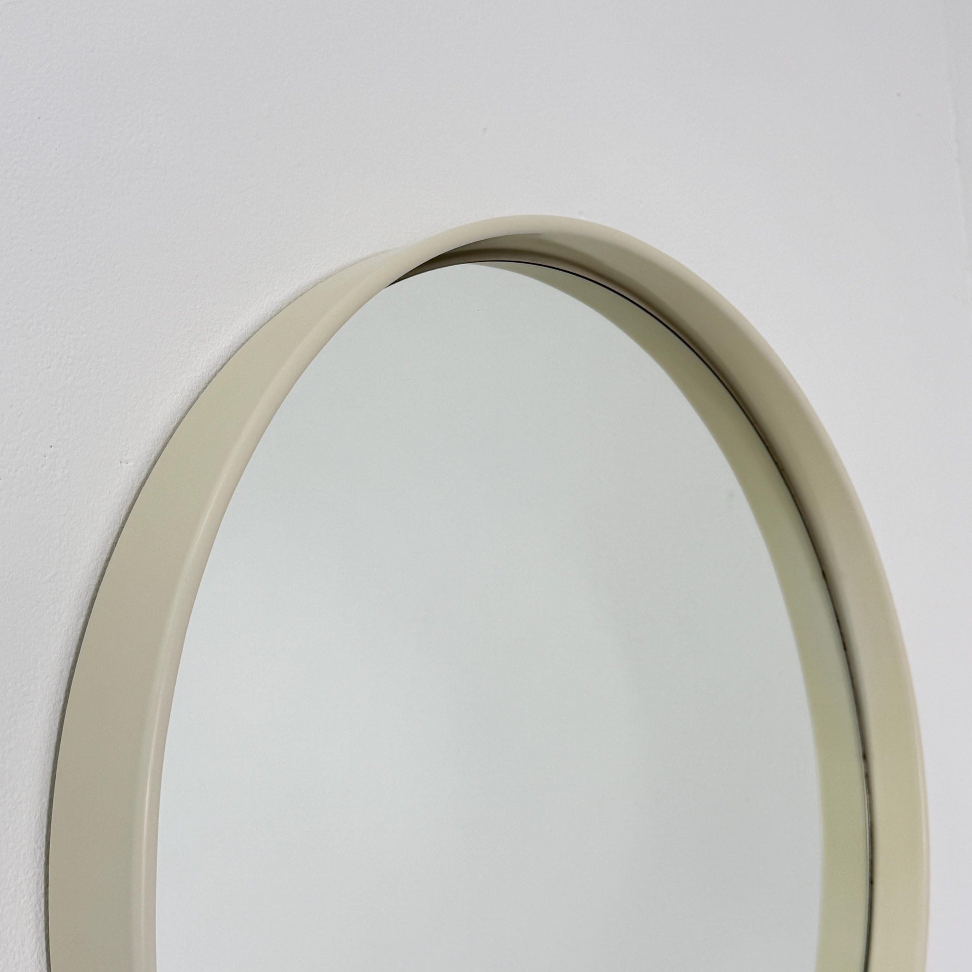 Space Age \Mid-Century white cream Round Mirrror, 1970s Italy