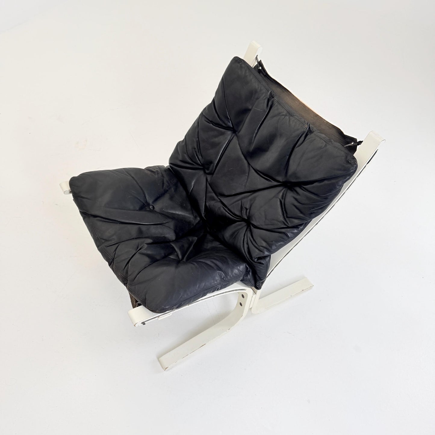 Mid-Century Norwegian Siesta Chair | Black Leather & White Frame | Ingmar Relling for Westnofa, 1960s
