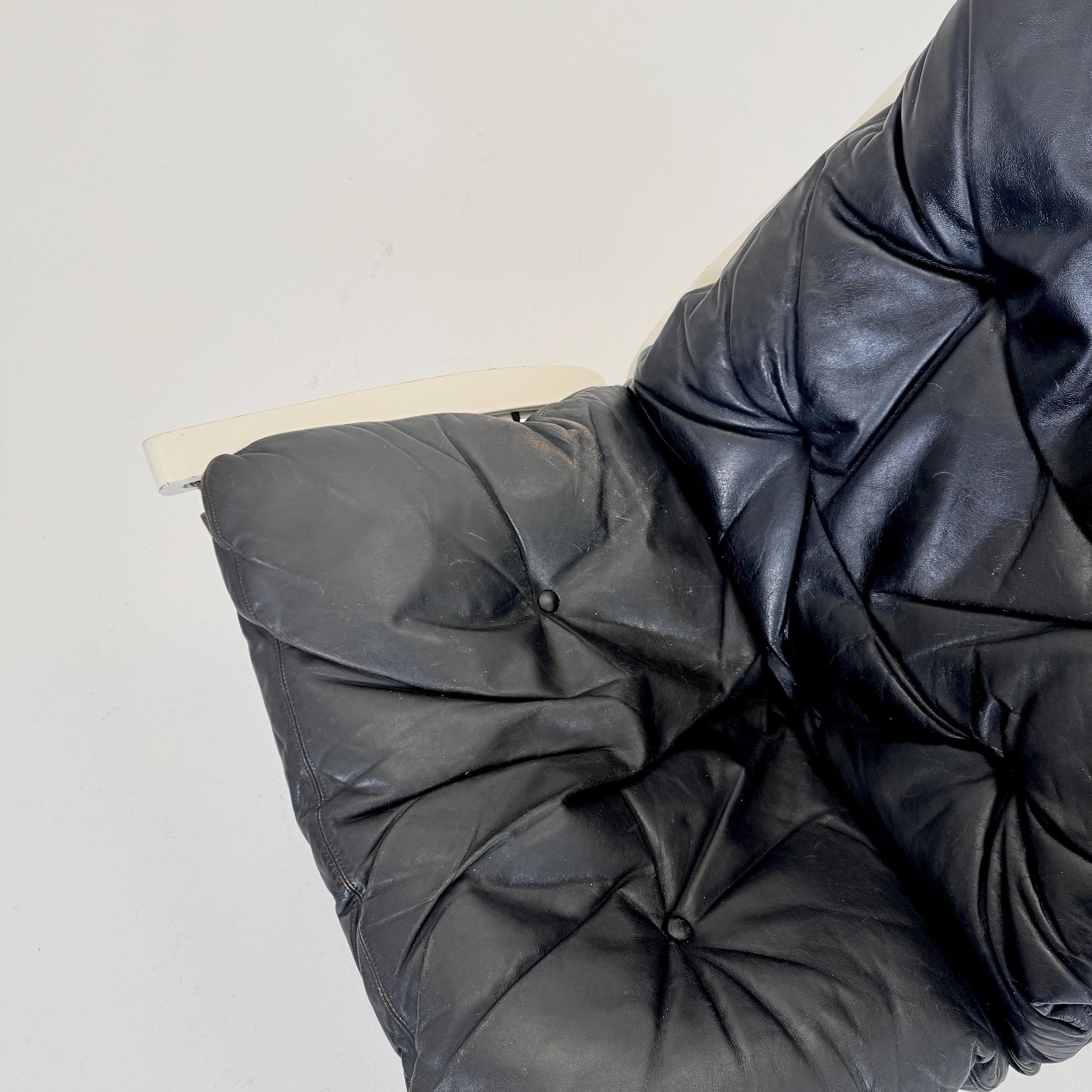 Mid-Century Norwegian Siesta Chair | Black Leather & White Frame | Ingmar Relling for Westnofa, 1960s