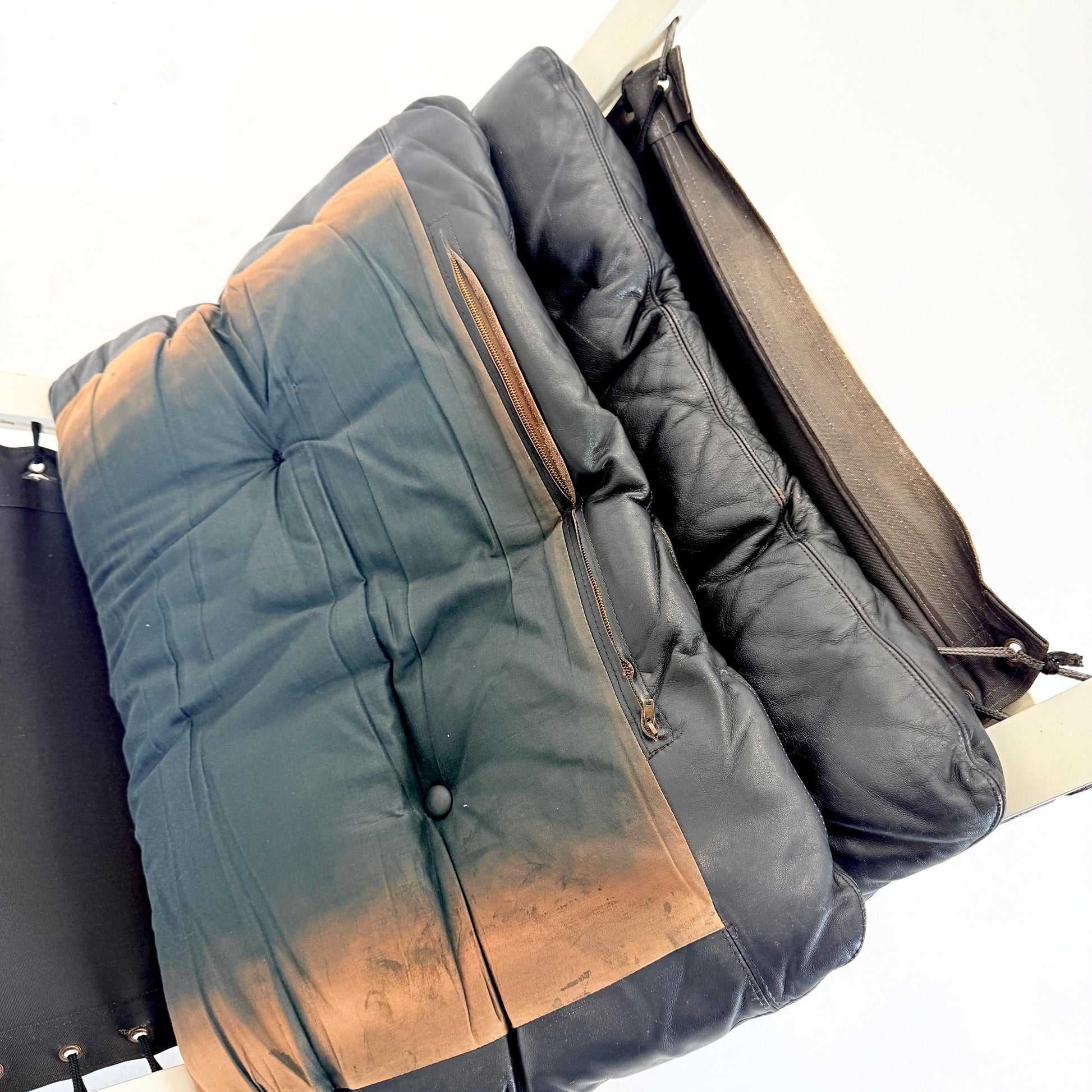 Mid-Century Norwegian Siesta Chair | Black Leather & White Frame | Ingmar Relling for Westnofa, 1960s