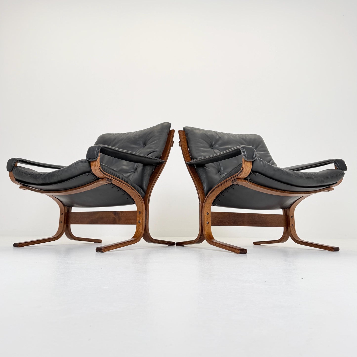Set of 2 Mid century Ingmar Relling Danish Modern Siesta leather Chair low Back and Armrests from Westnofa Norway 1960s