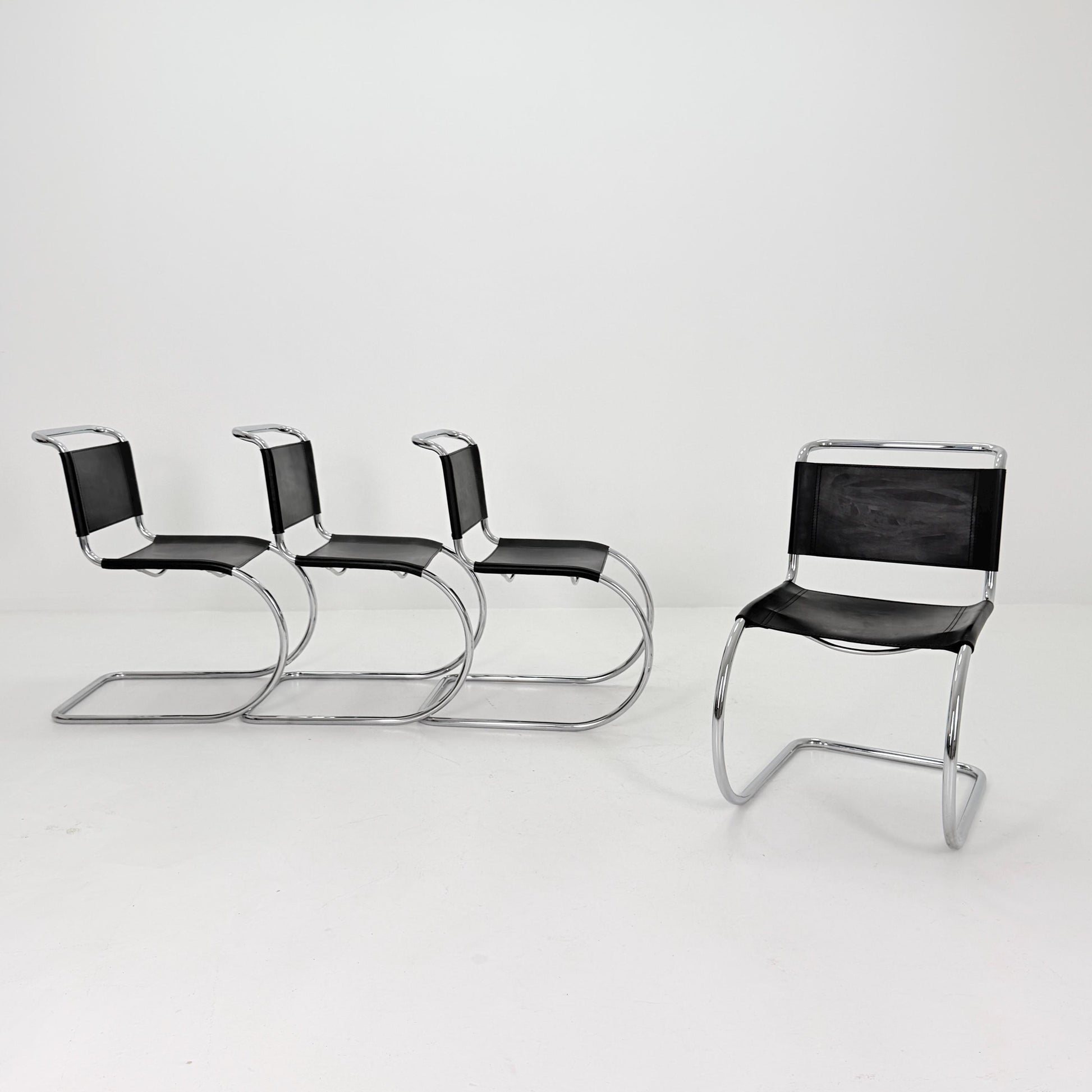 Set of 4 MR10 lounge black leather chairs design by Ludwig Mies van der Rohe , 1980s Italy