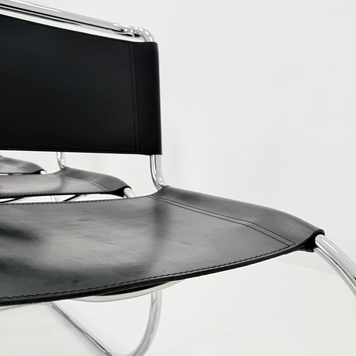 Set of 4 MR10 lounge black leather chairs design by Ludwig Mies van der Rohe , 1980s Italy