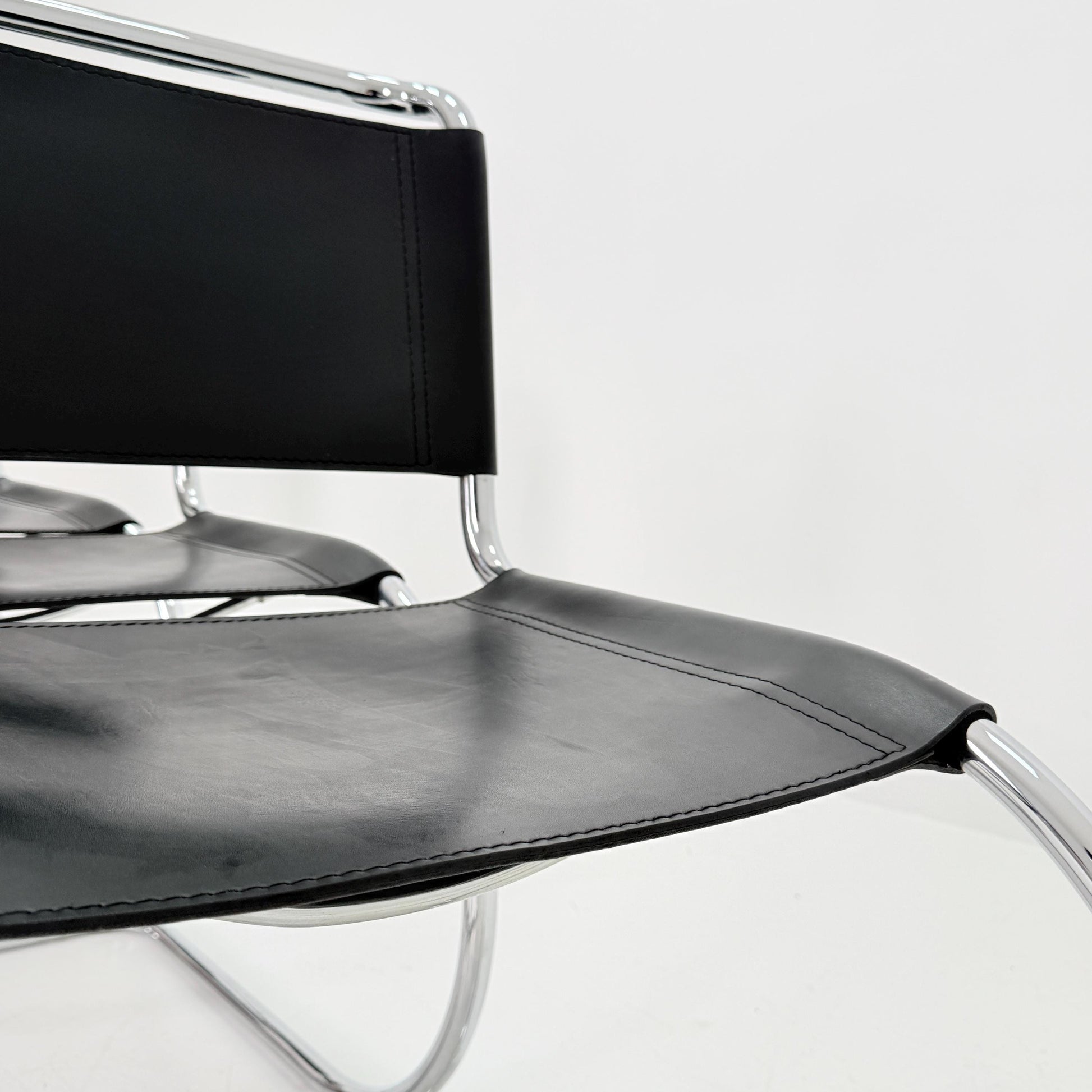 Set of 4 MR10 lounge black leather chairs design by Ludwig Mies van der Rohe , 1980s Italy