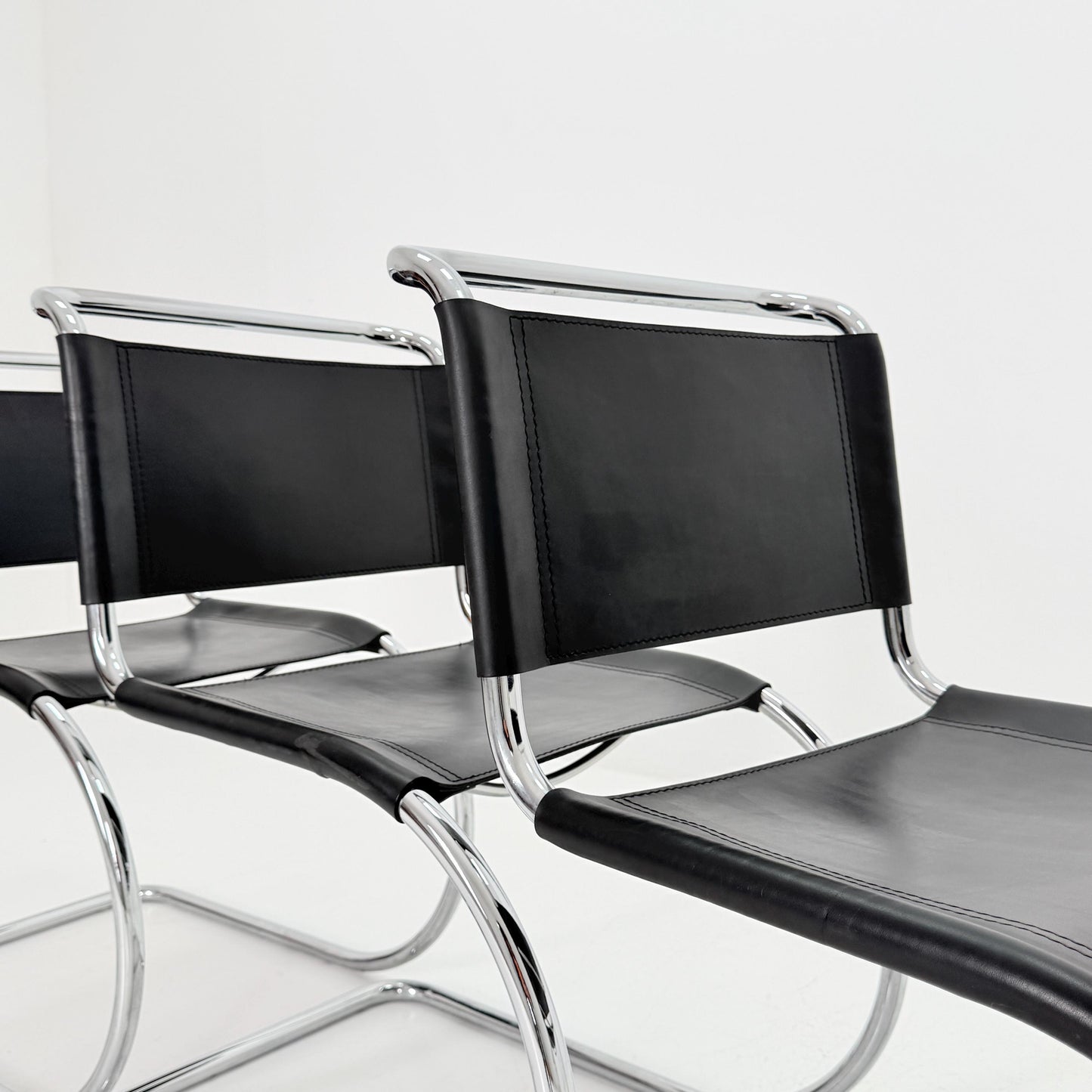 Set of 4 MR10 lounge black leather chairs design by Ludwig Mies van der Rohe , 1980s Italy