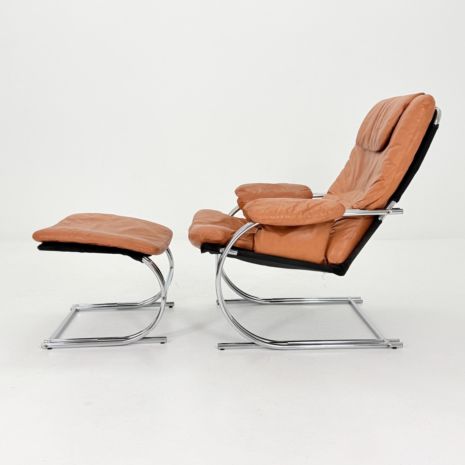 Mid Century Bauhaus Armchair & Ottoman – cognac Leather Tubular Frame, Italy 1980s