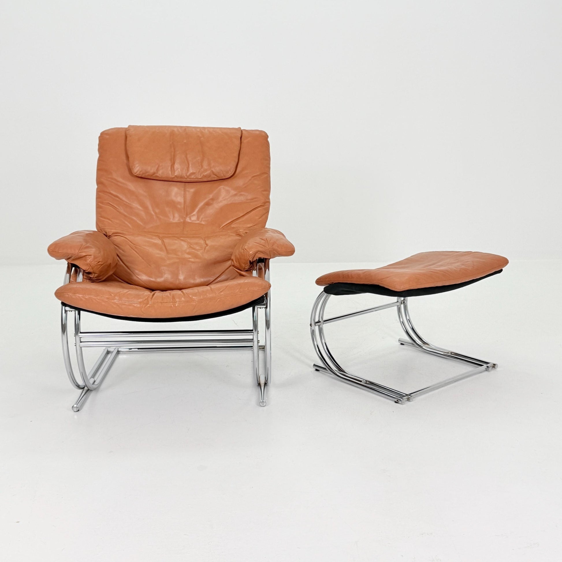 Mid Century Bauhaus Armchair & Ottoman – cognac Leather Tubular Frame, Italy 1980s