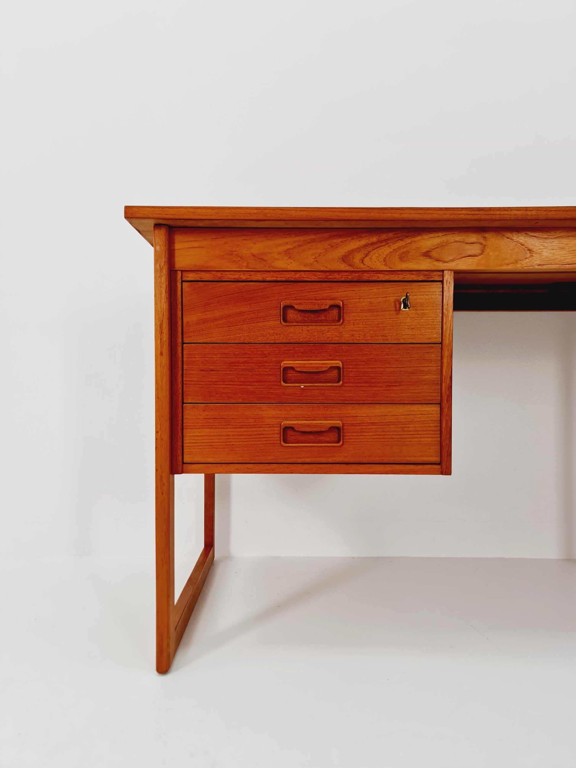 Mid century Danish leaf Drop teak desk By Vi-Ma Möbler, 1960s