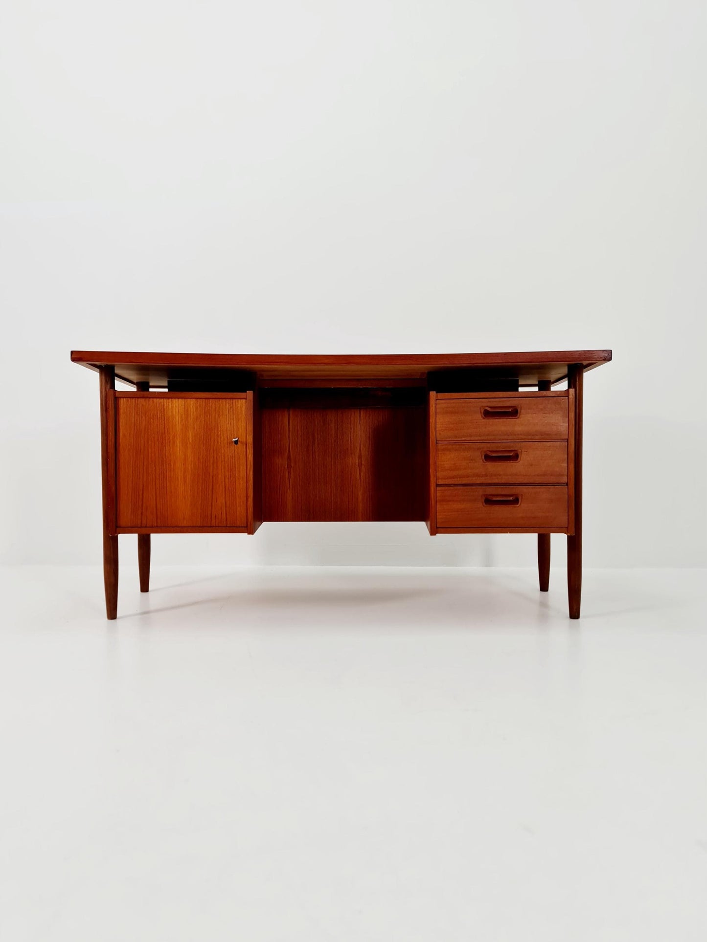 Danish vintage teak for GV Møbler, Denmark, 1960s