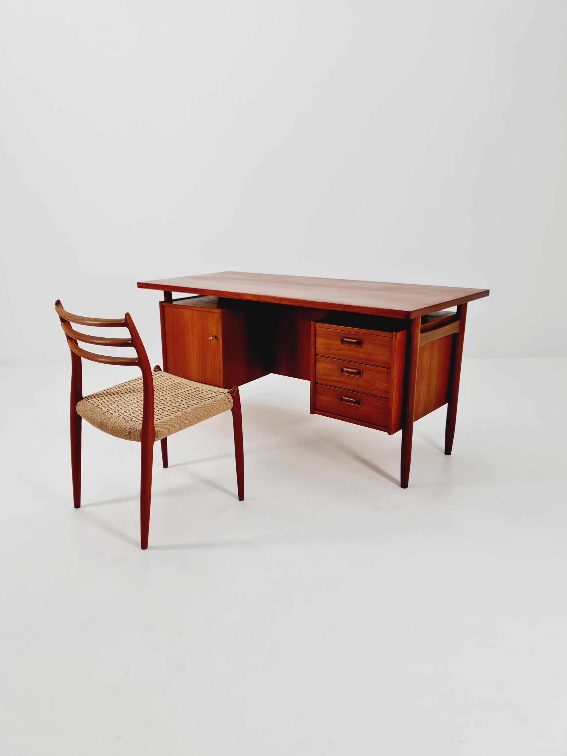 Danish vintage teak for GV Møbler, Denmark, 1960s