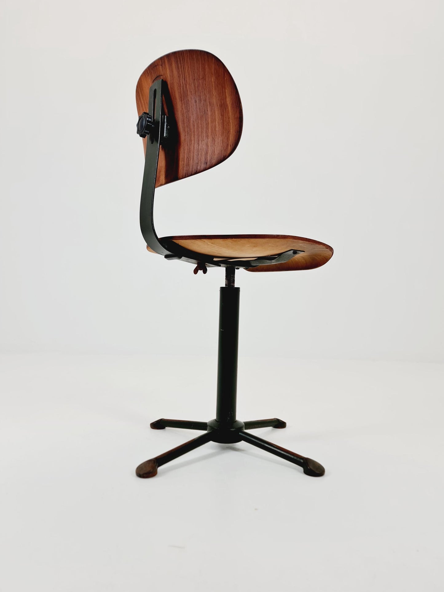 Bauhaus office chair in solid wood By Drabert 1930s