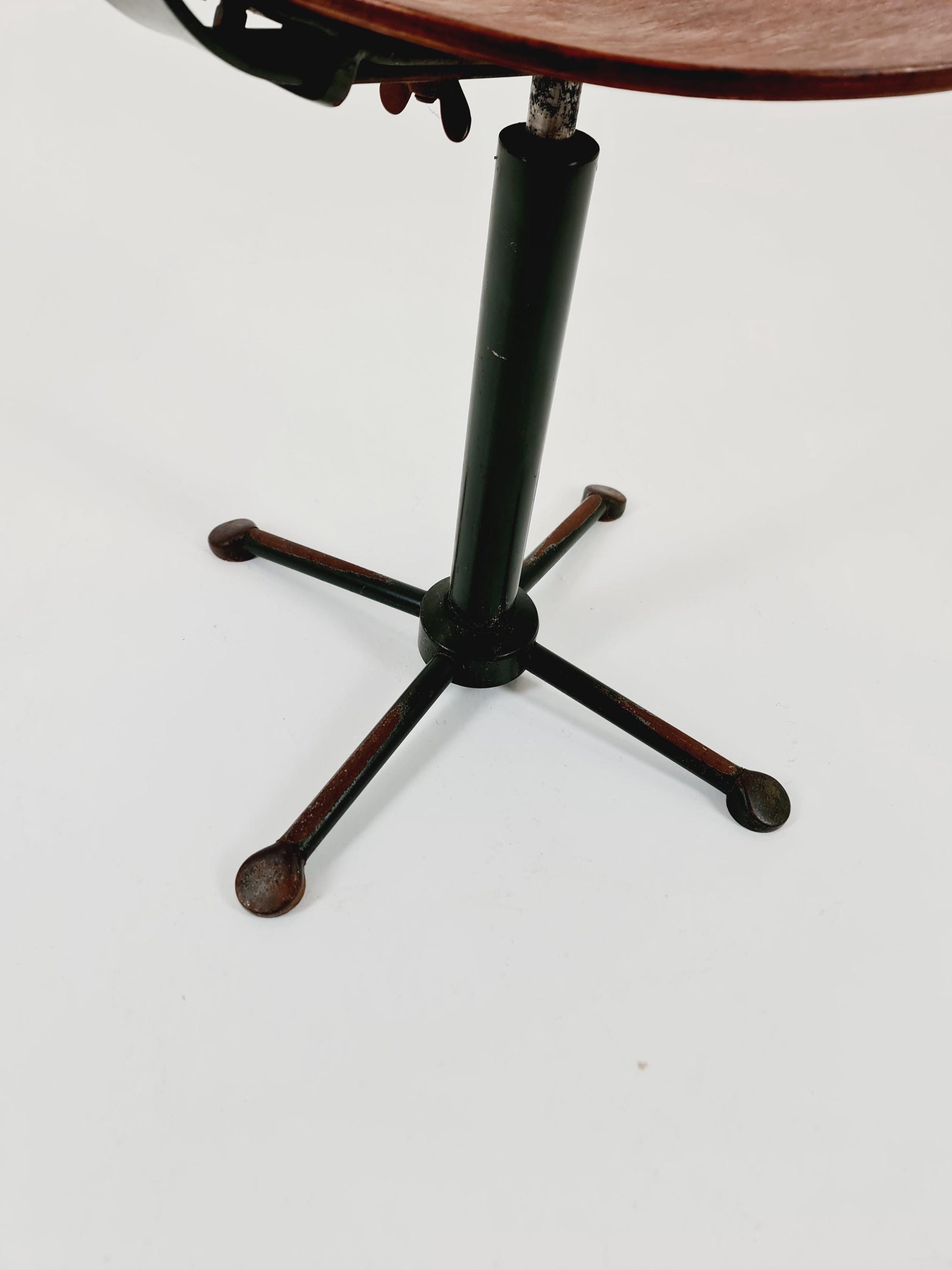 Bauhaus office chair in solid wood By Drabert 1930s