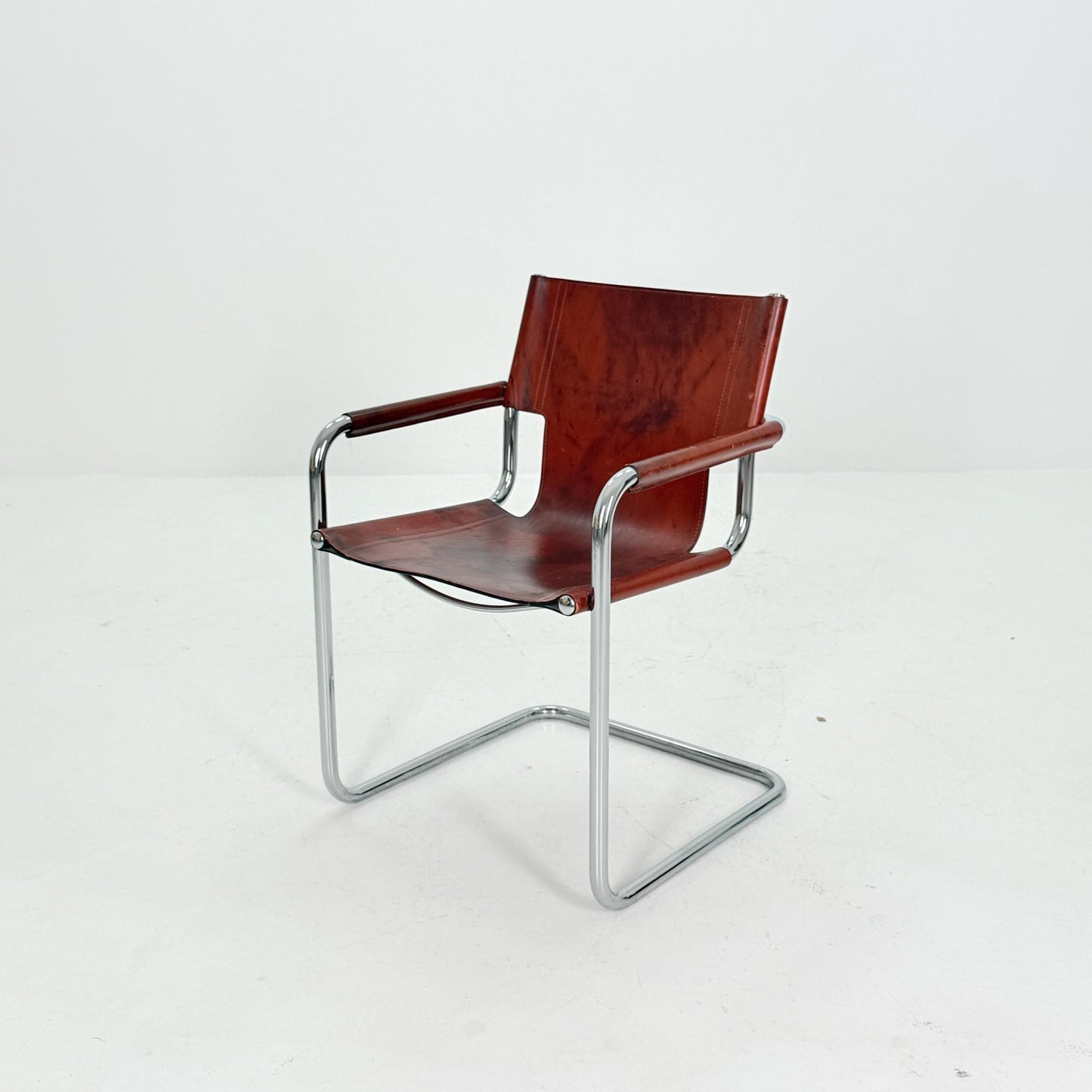Mid century Bauhaus Matteo Grassi visitor chair MG5 in wine red leather 1970s Italy