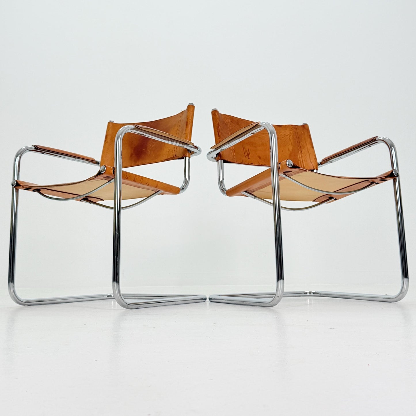 Set of 2 Mid century Bauhaus cognac armchairs by Mart stam & Marcel Brauer for Steel Line 1990s Italy