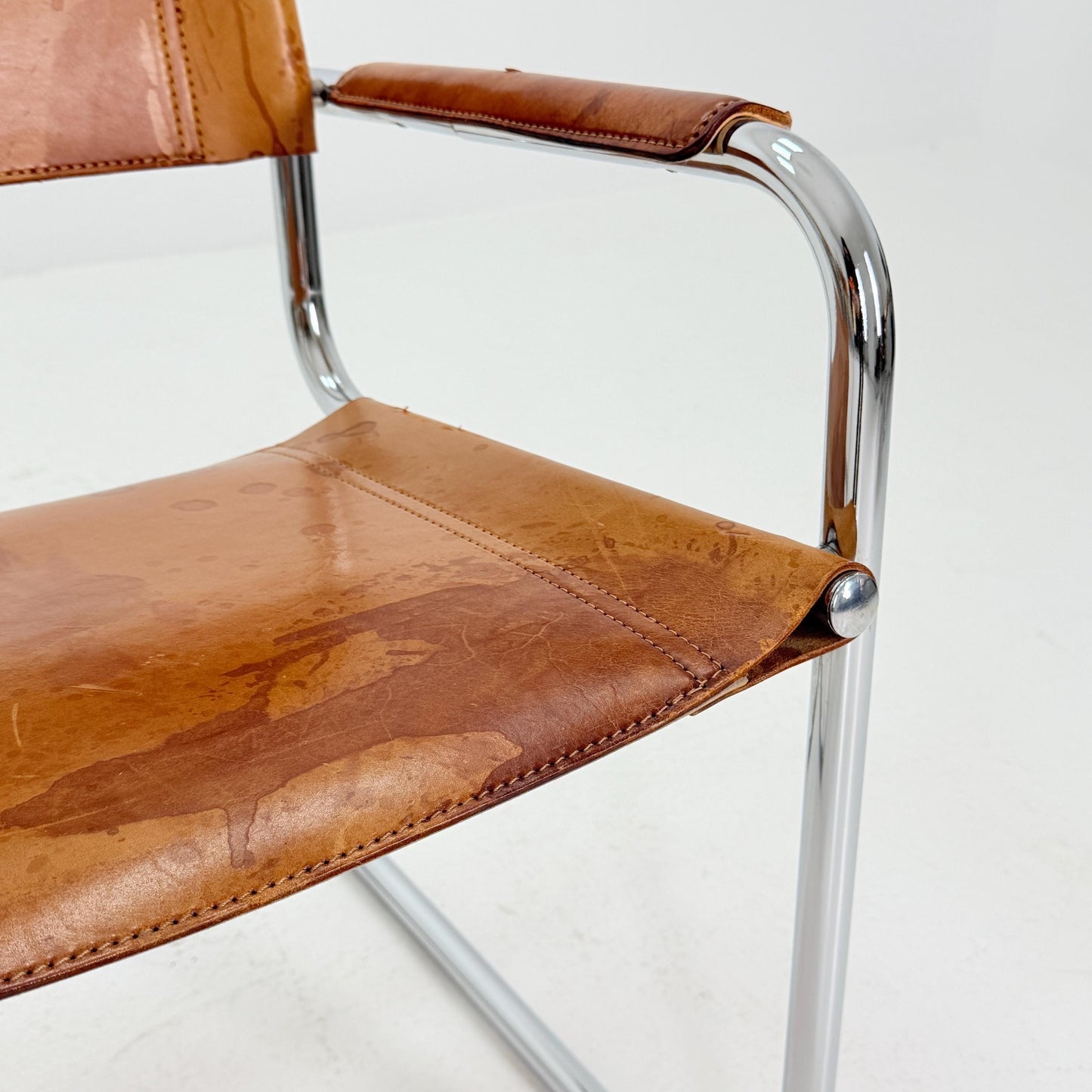 Set of 2 Mid century Bauhaus cognac armchairs by Mart stam & Marcel Brauer for Steel Line 1990s Italy