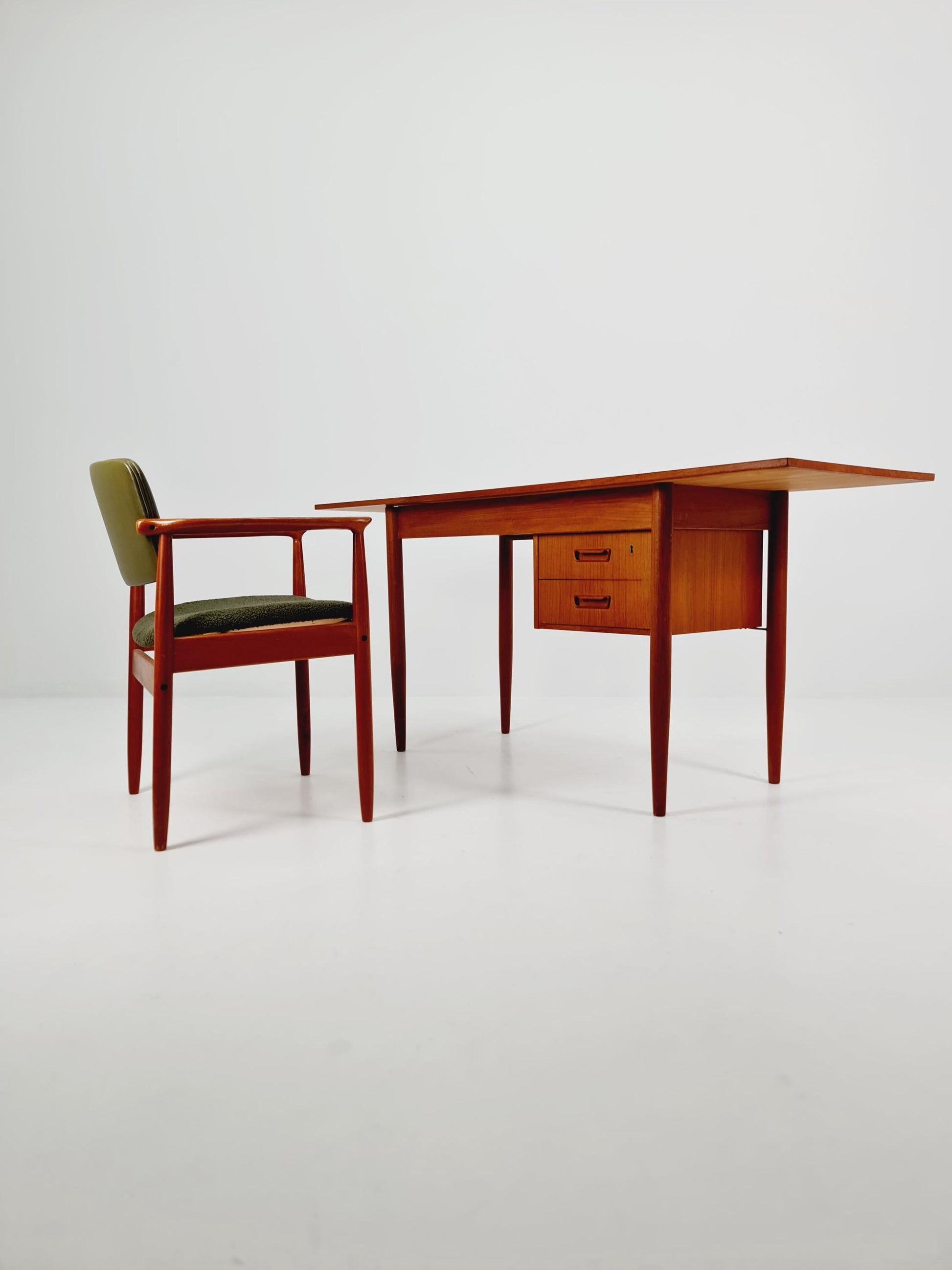 Mid century Danish leaf Drop teak desk By Gunnar Nielsen Tibergaard , 1960s